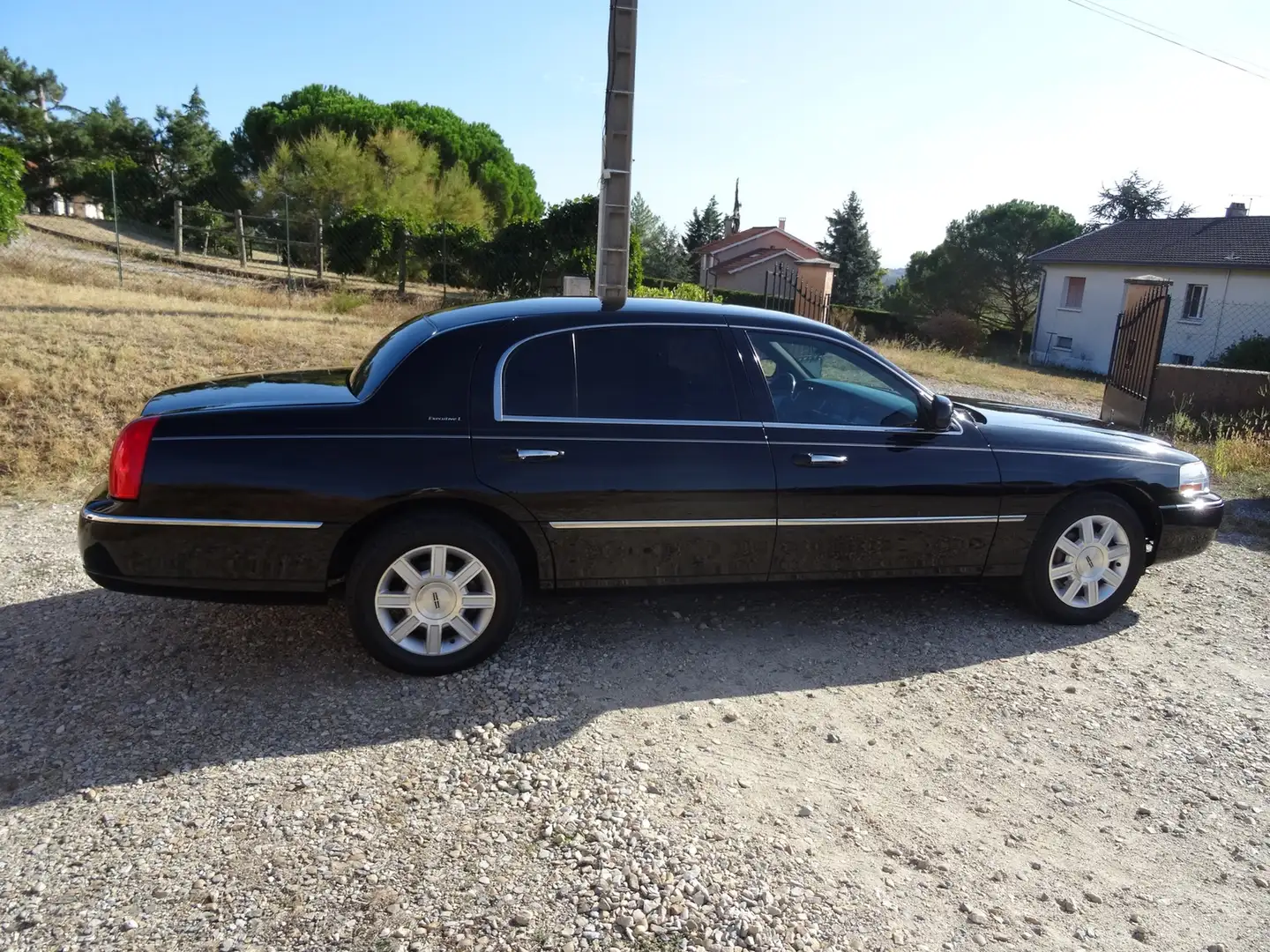 Lincoln Town Car Executive L Schwarz - 2