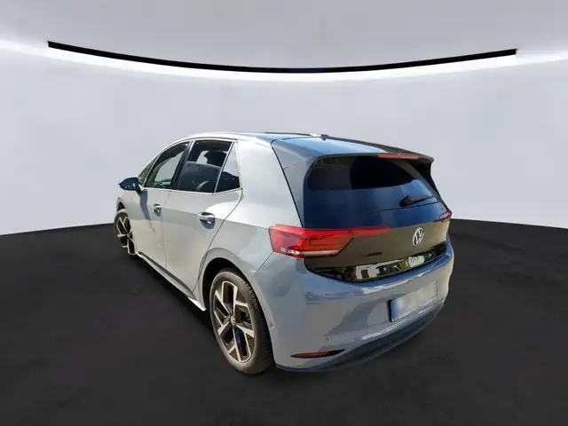 Volkswagen Id.3 view 3