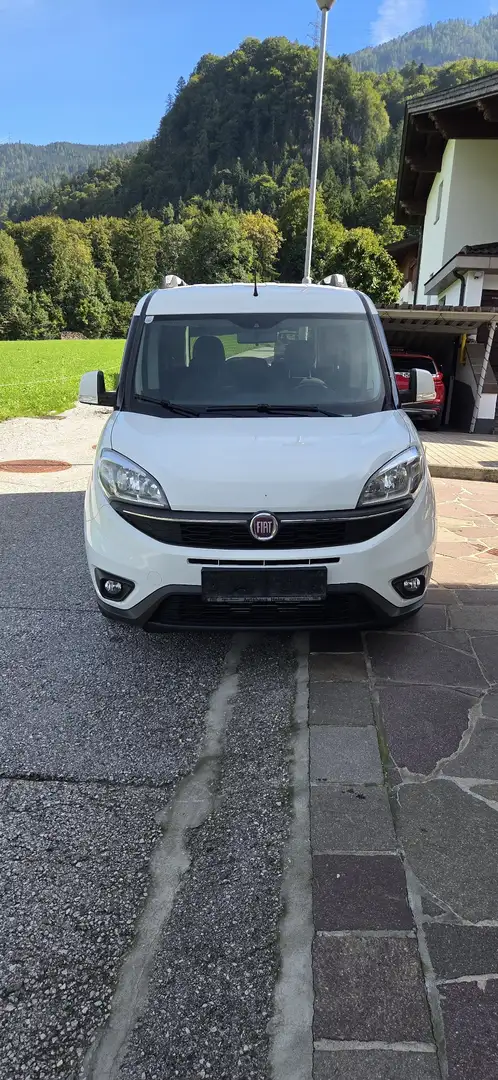 Fiat Doblo 1,6 Multijet 105 Lounge Start&Stop Weiß - 1