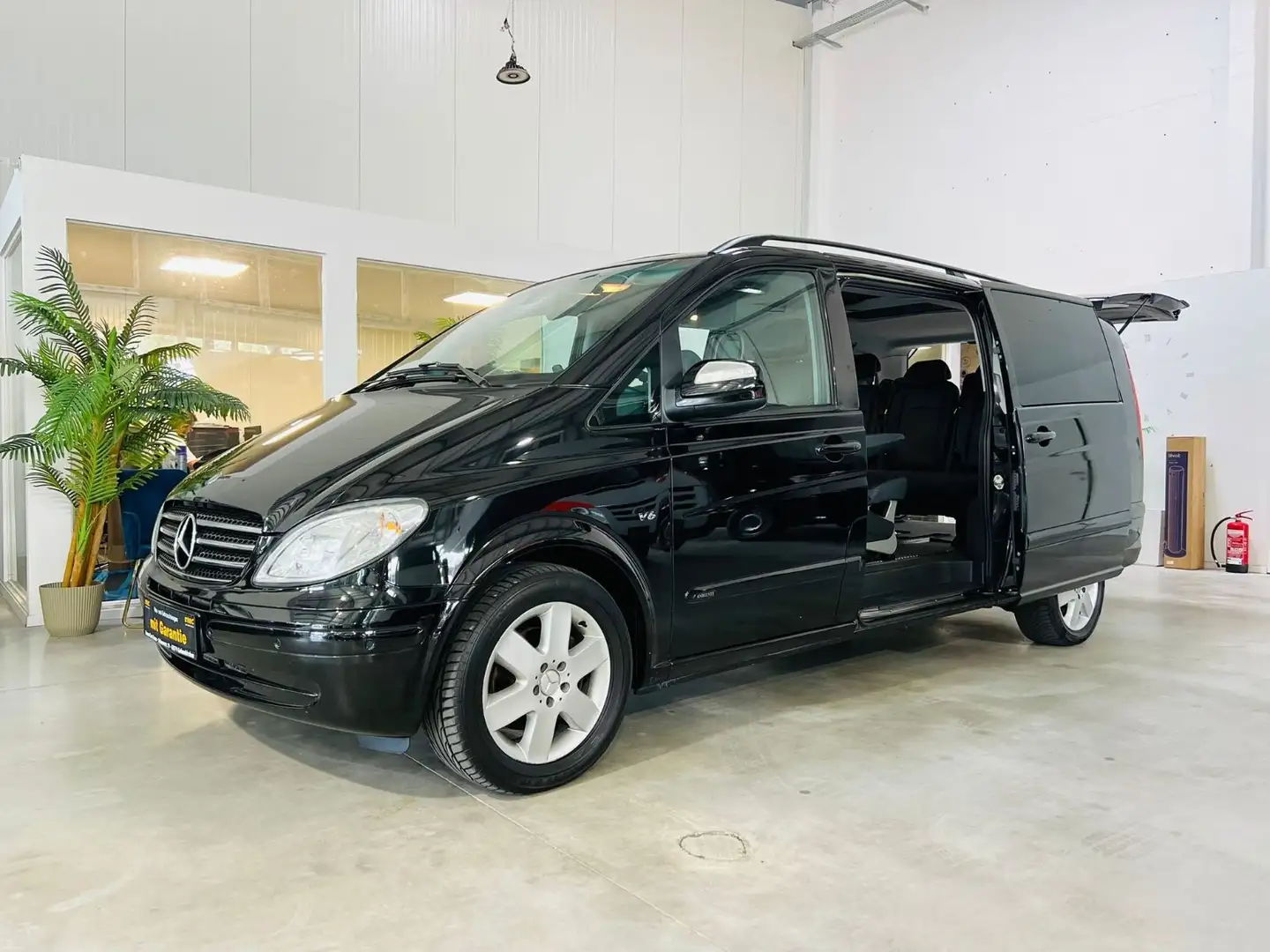 Mercedes-Benz Viano 3.0 CDI Ambiente Edition extralang*AUTOM. Černá - 1