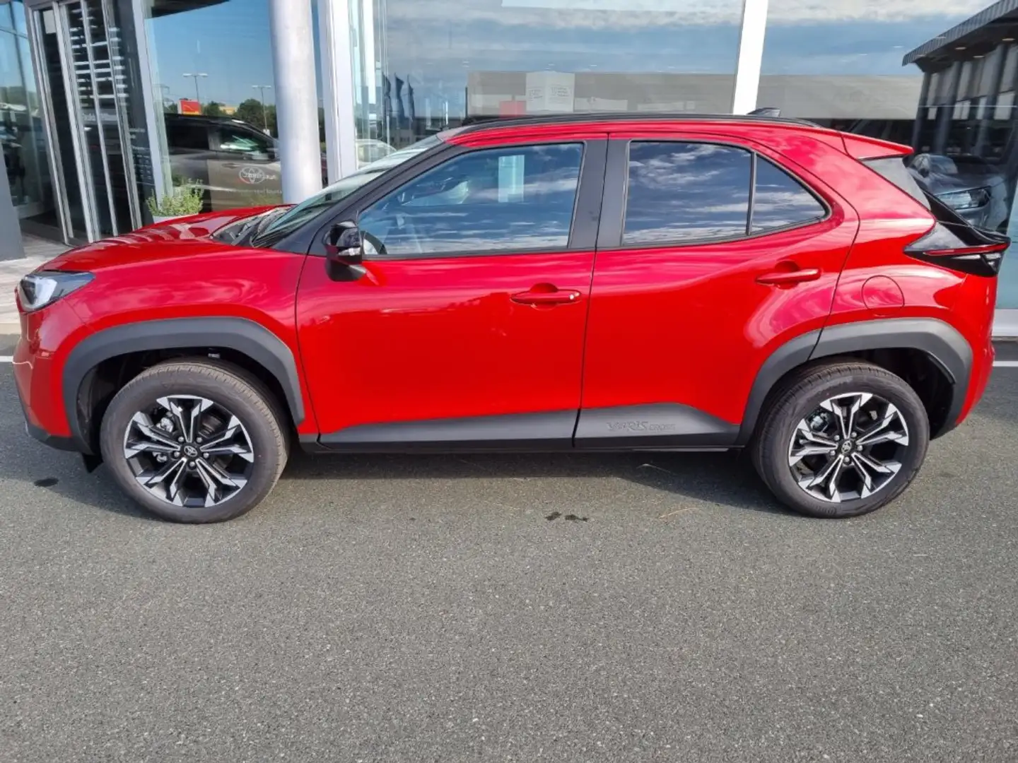 Toyota Yaris Cross 5-türig Teamplayer 1,5 VVT-i Hybrid *FACELIFT* Rot - 2