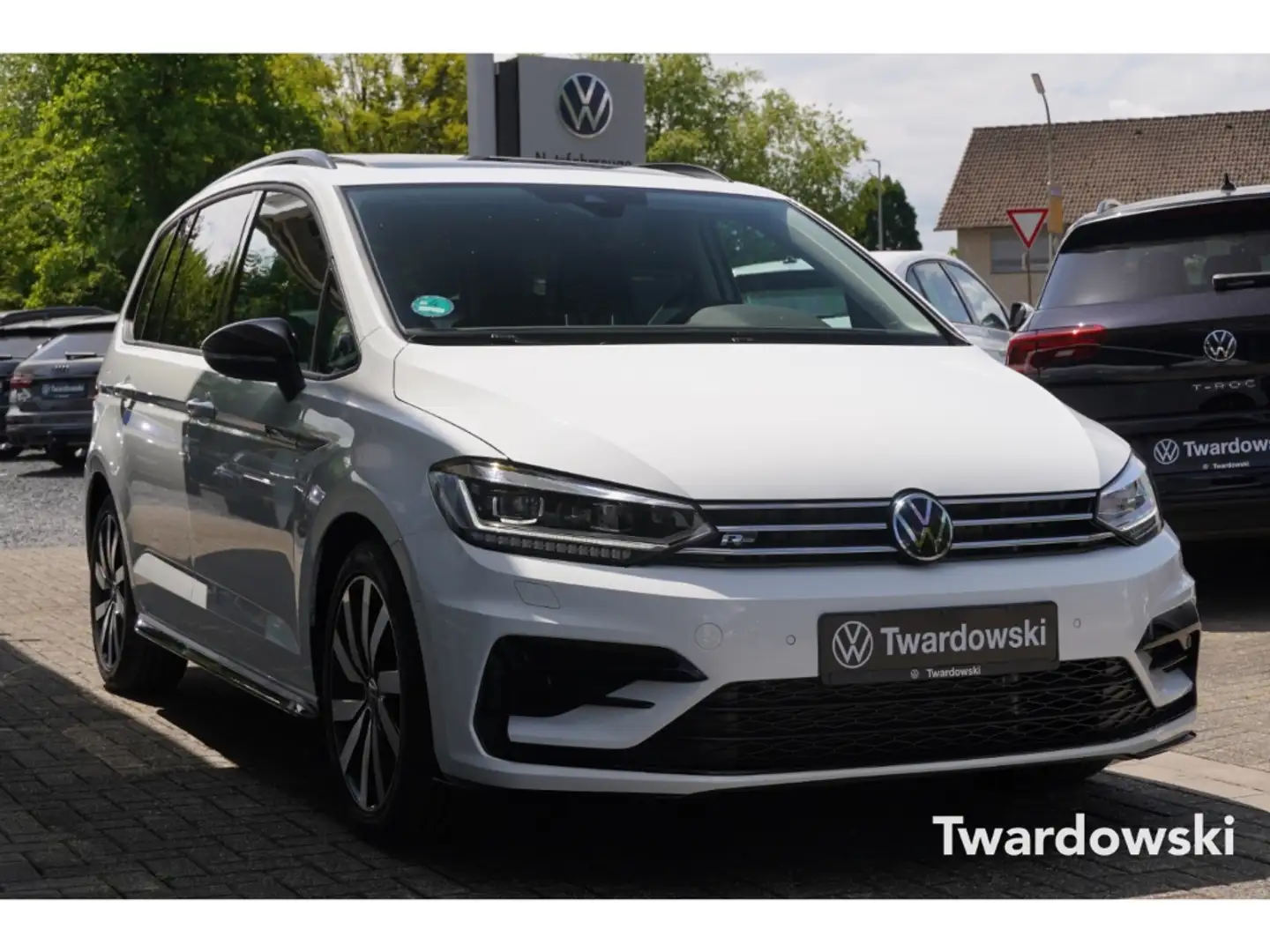 Volkswagen Touran 2.0 TDI Highline BMT 7.Sitze PANO AHK ACC Weiß - 1