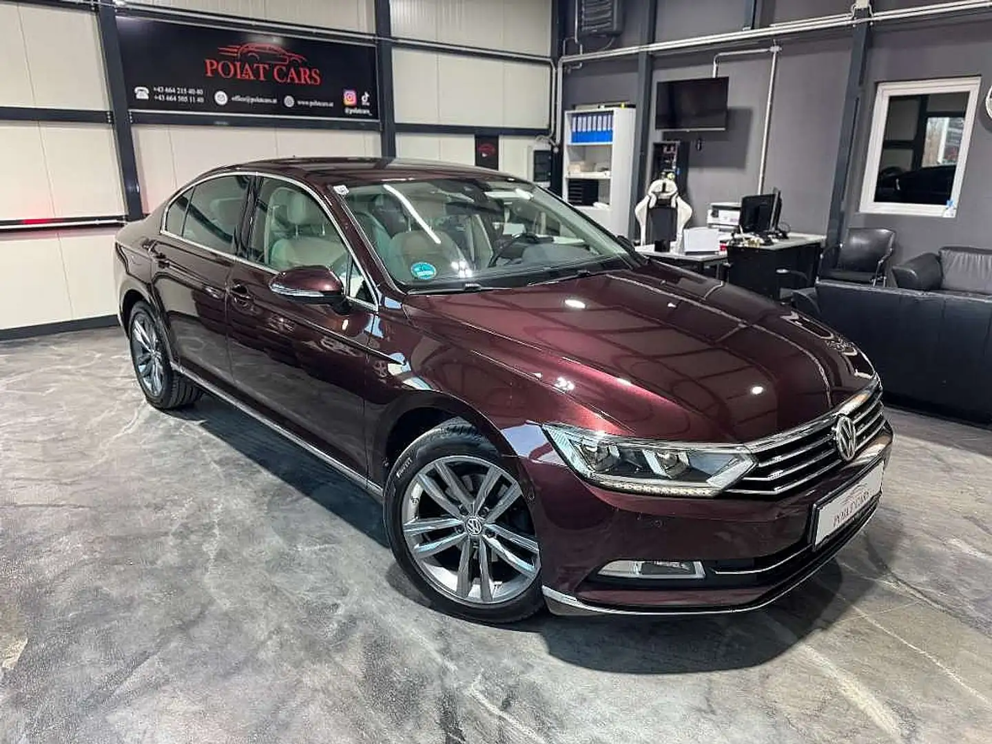 Volkswagen Passat Highline *VERKAUFT* Rood - 2