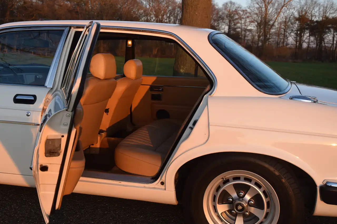 Jaguar XJ S3 4.2 Automatic Tudor White 88.444mls Y1982, foto 10