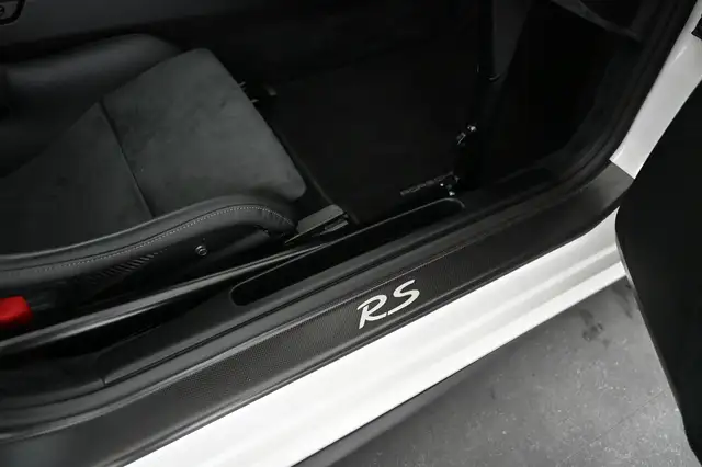 Porsche 911 view 24