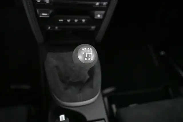 Porsche 911 view 30