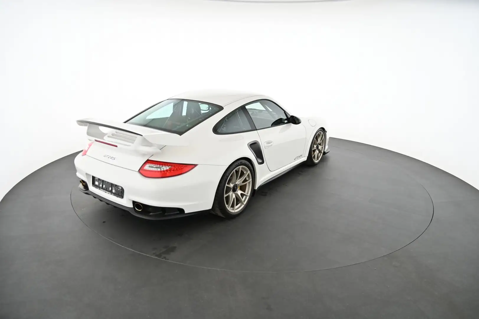 Porsche 911 GT2 RS 145 of 500 Weiß - 2
