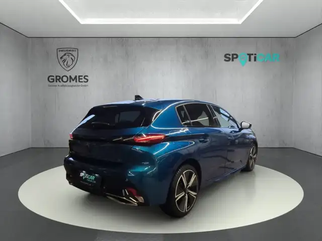 Peugeot 308 view 3