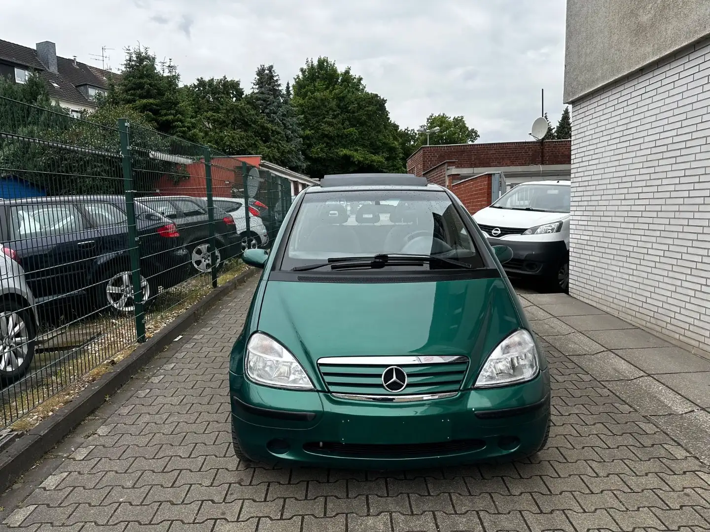 Mercedes-Benz A 160 ELEGANCE TÜV NEU*PANORAMA*AUTOMATIK Verde - 2