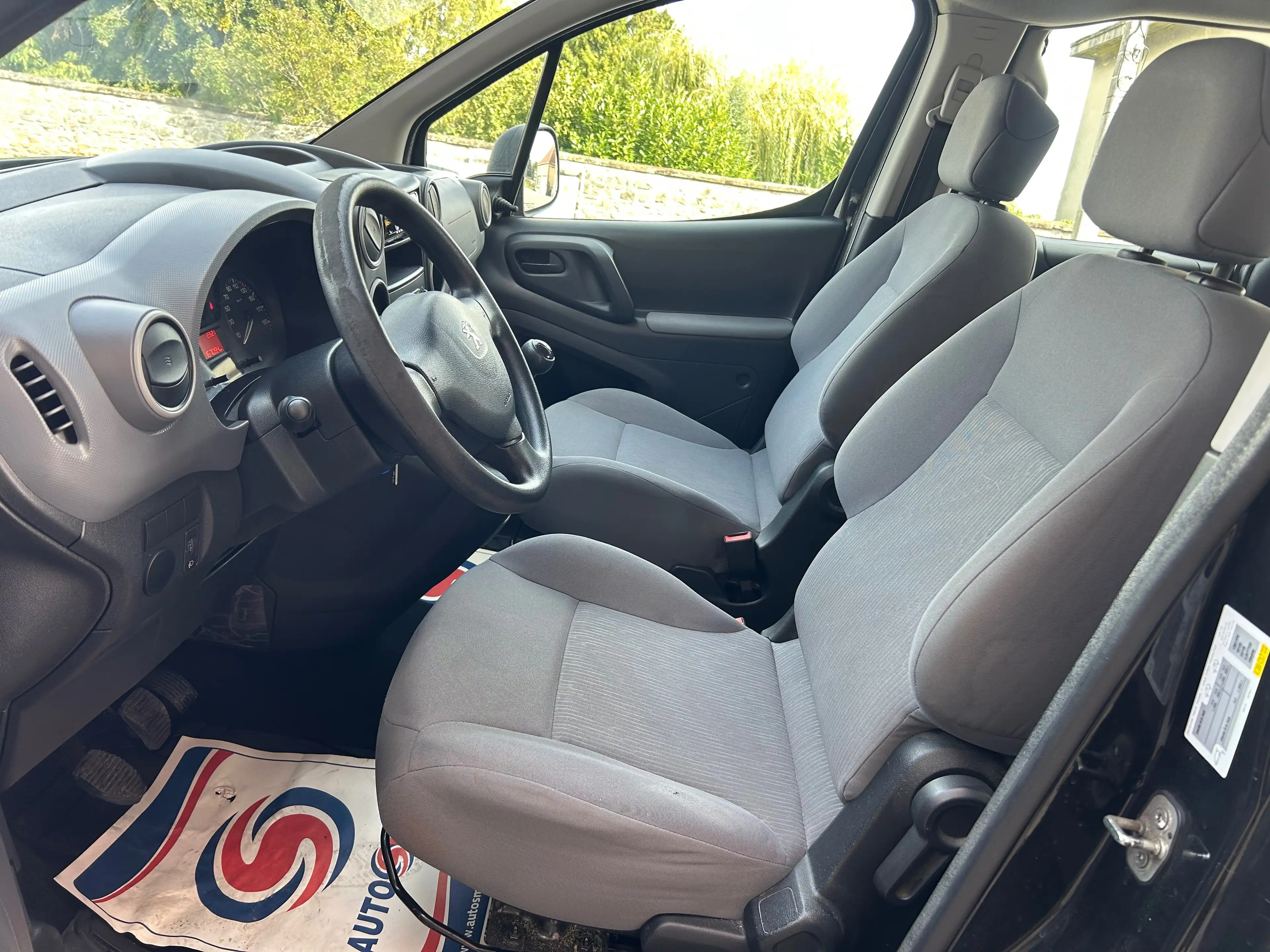 Peugeot Partner Tepee 1.6 HDi Access 1ER PROPRIETAIRE *** GARANTIE 12 MOIS *** — photo 9