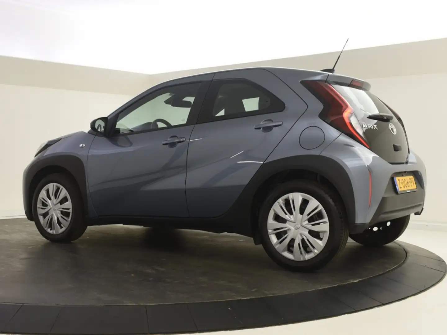 Toyota Aygo X 1.0 VVT-i MT play | Apple & Android Carplay | Came Grijs - 2