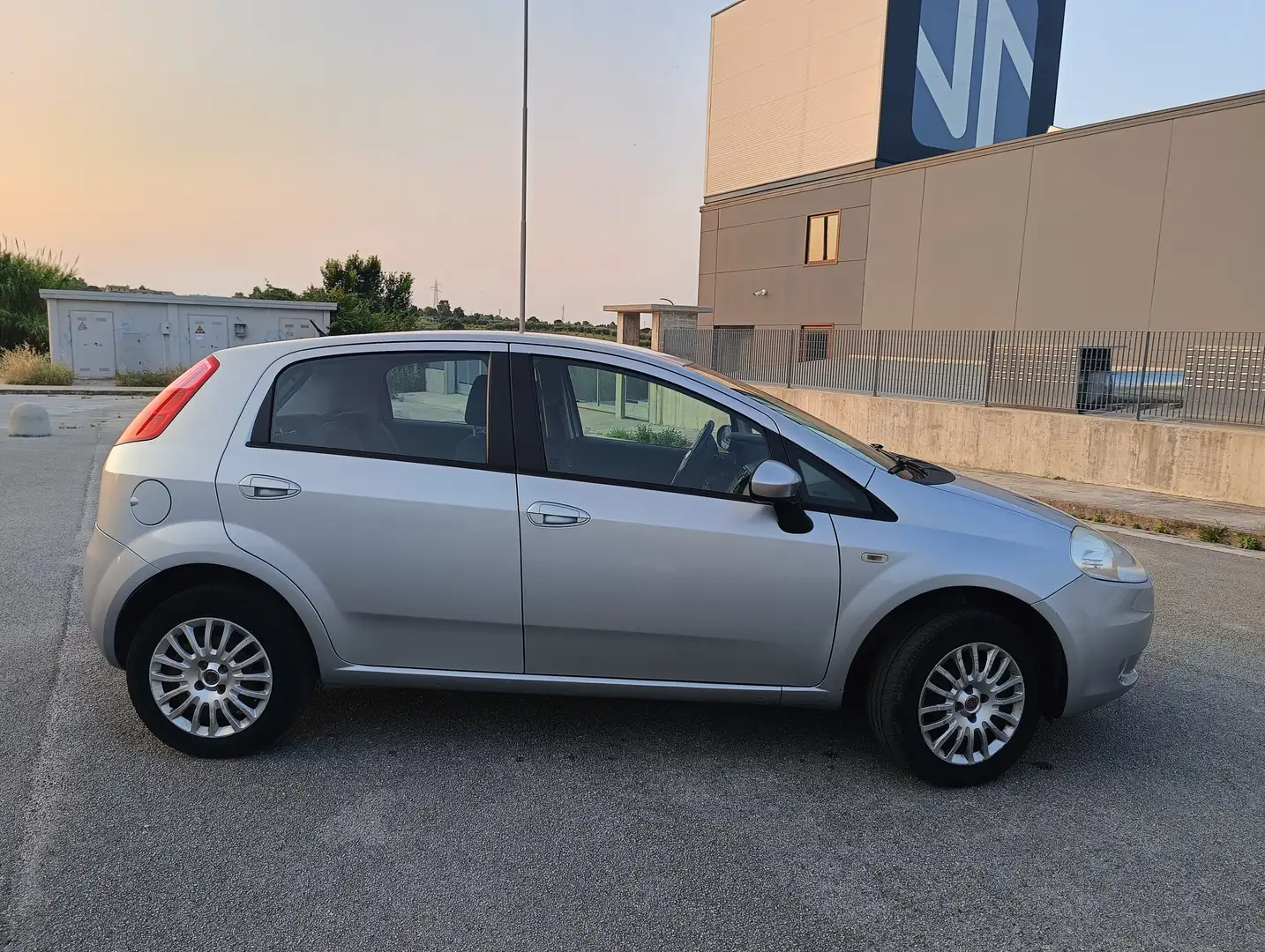 Fiat Grande Punto Grande Punto 5p 1.4 natural power Active Argento - 2
