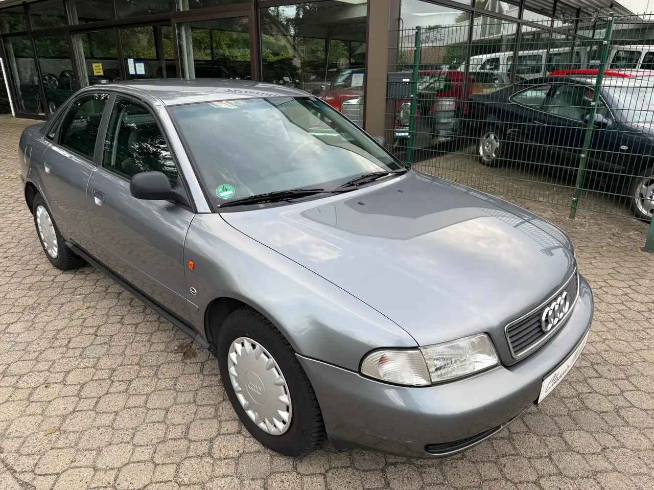 Audi A4 1.8 B5 *nur 78 TKM*HU neu*2.Hand*22 Jahre letzter Besitz*, foto 1