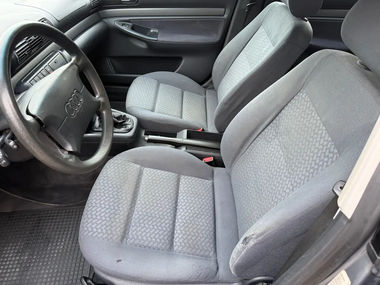 Audi A4 1.8 B5 *nur 78 TKM*HU neu*2.Hand*22 Jahre letzter Besitz*, foto 9