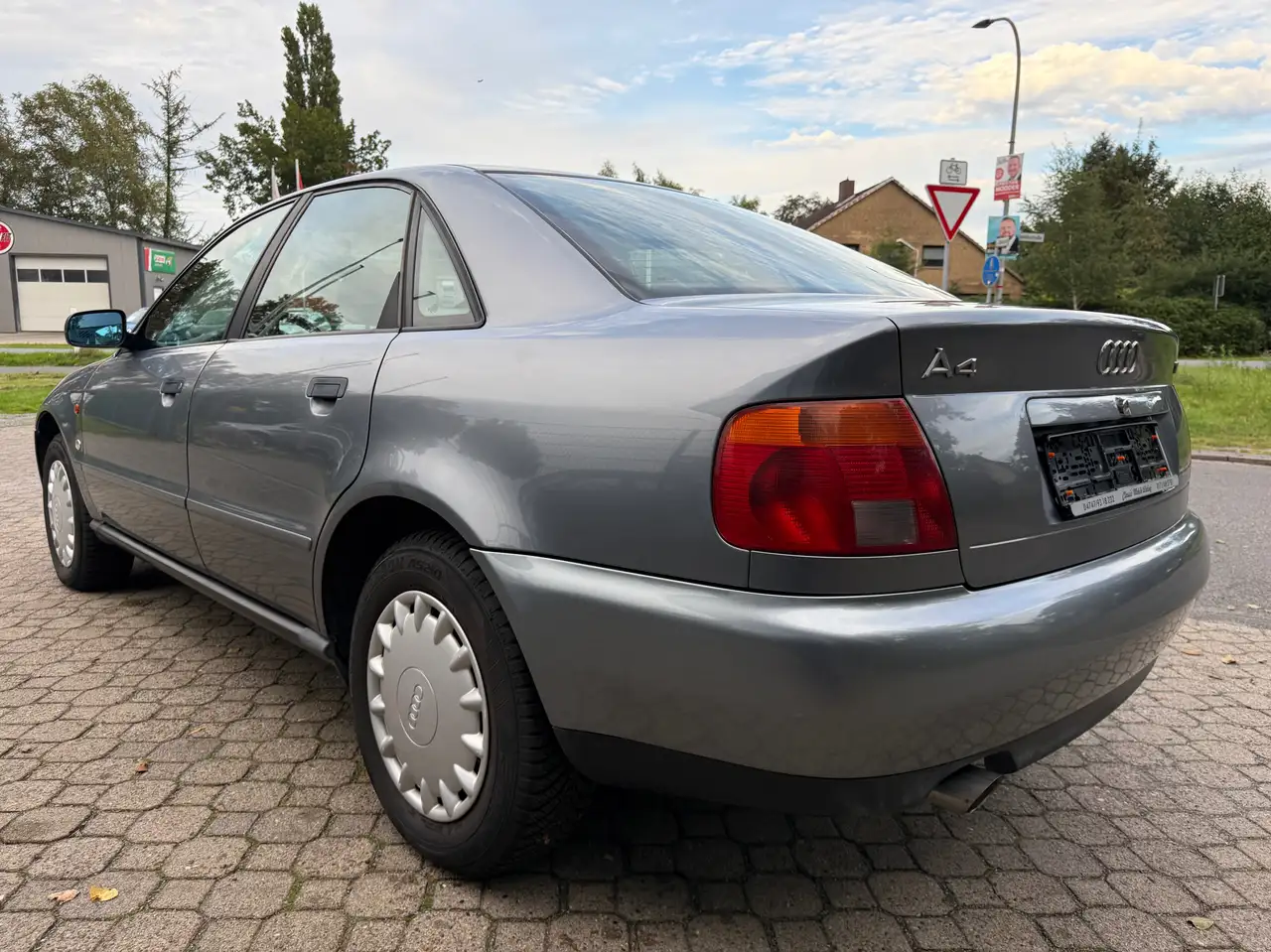 Audi A4 1.8 B5 *nur 78 TKM*HU neu*2.Hand*22 Jahre letzter Besitz*, foto 8