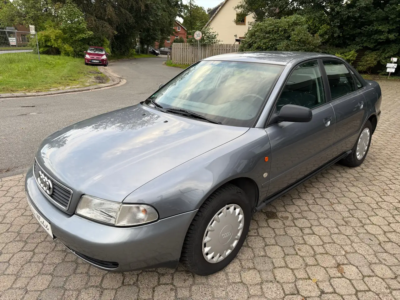 Audi A4 1.8 B5 *nur 78 TKM*HU neu*2.Hand*22 Jahre letzter Besitz*, foto 2