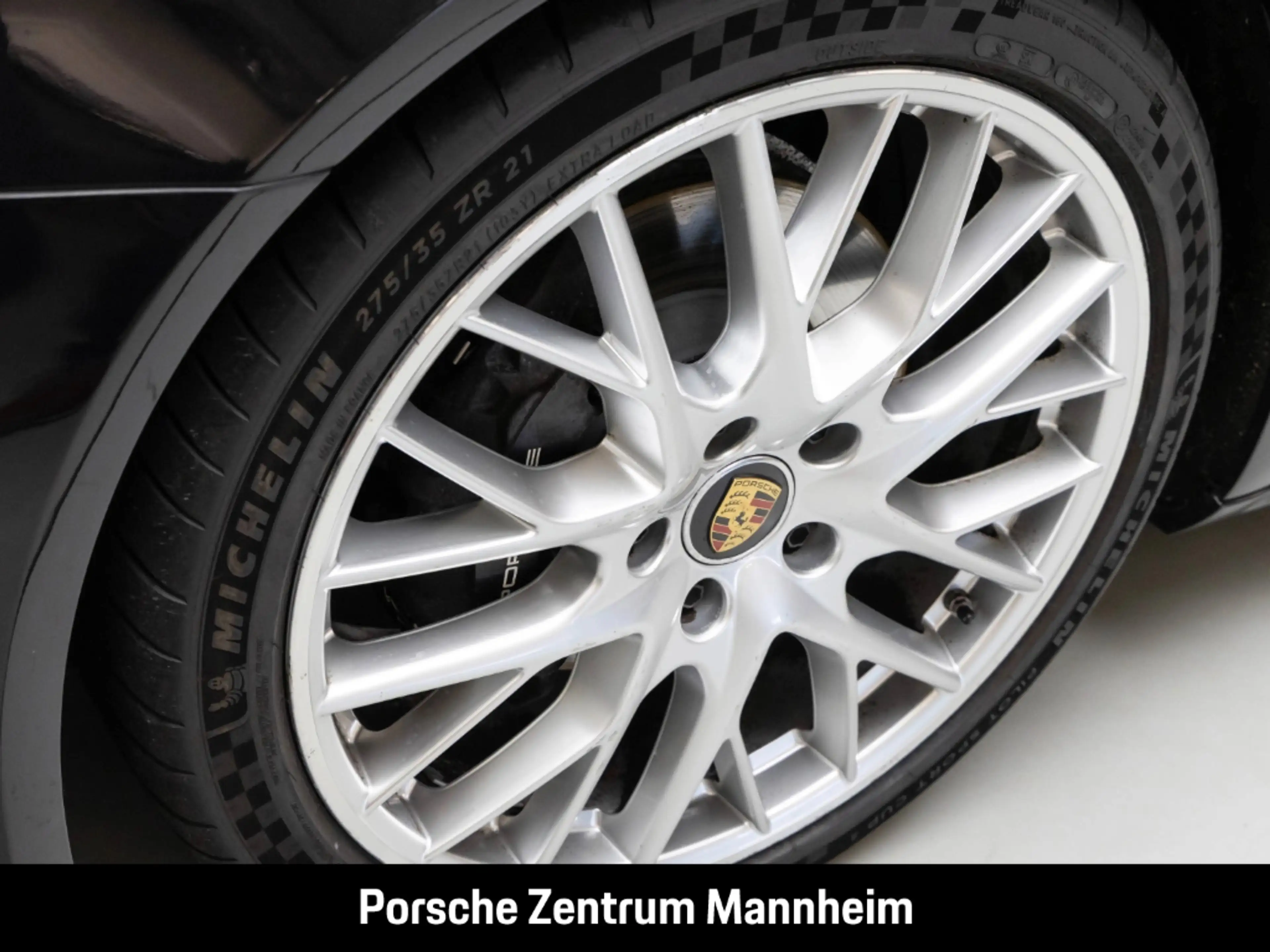 Porsche Panamera 4 Platinum Edition SportChrono SurroundView — photo 31