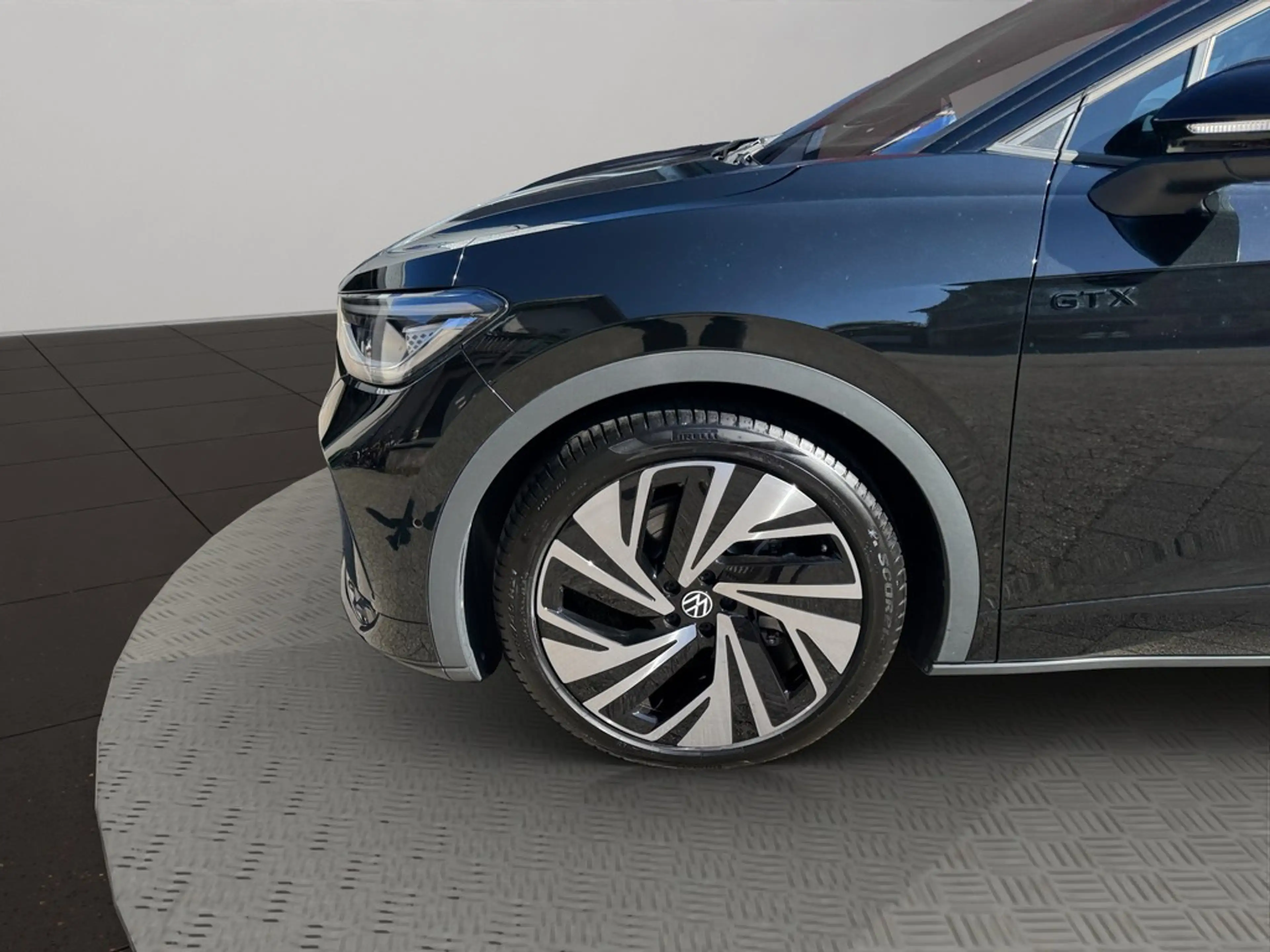 Volkswagen ID.5 GTX 4Motion Wärmepumpe AHK Pano — photo 3