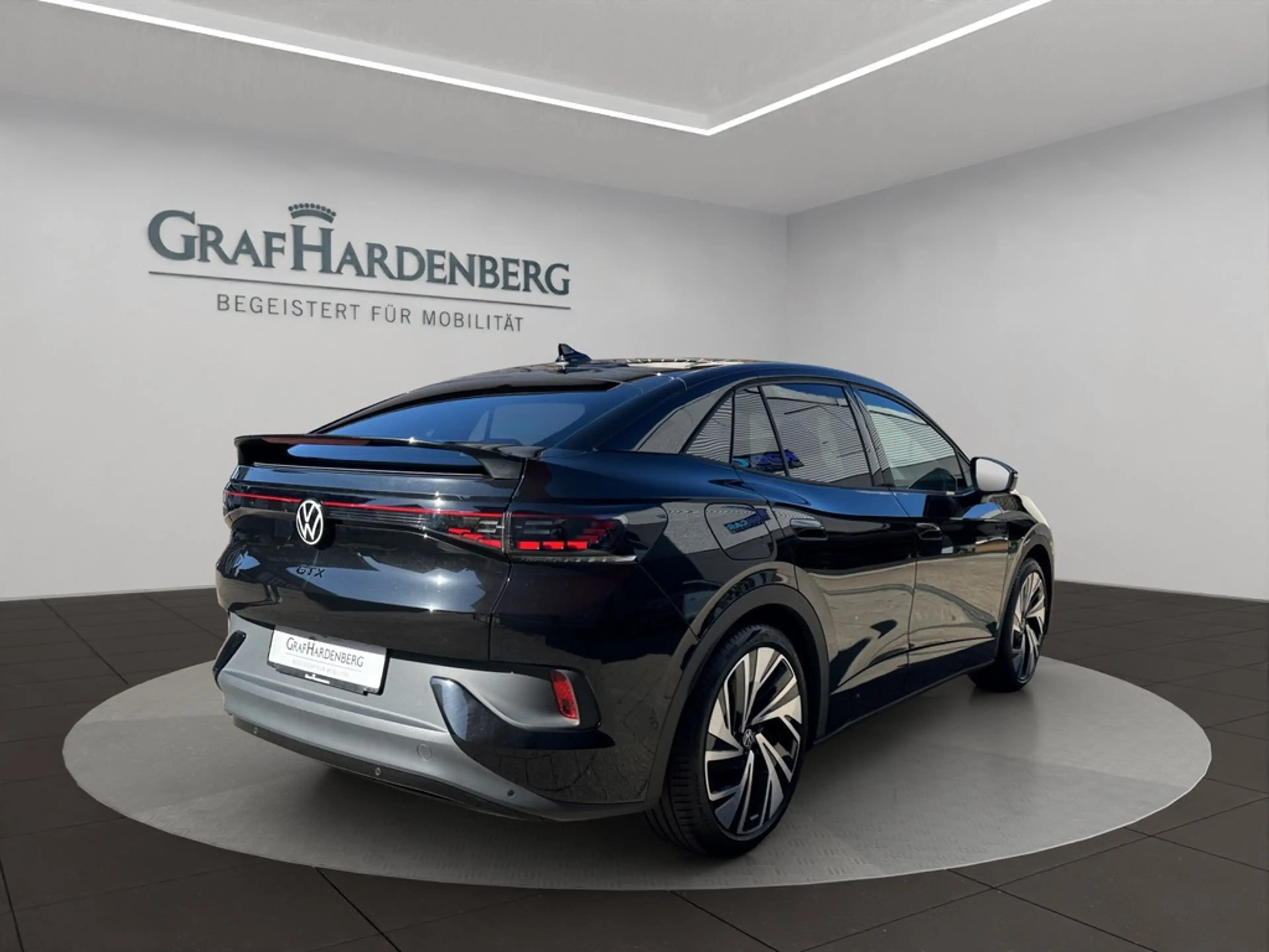 Volkswagen ID.5 GTX 4Motion Wärmepumpe AHK Pano — photo 6