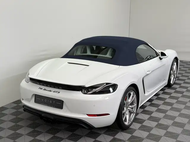 Porsche Boxster view 12