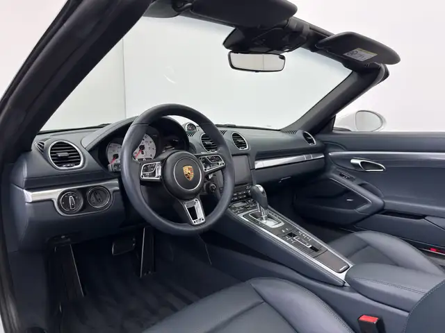 Porsche Boxster view 15
