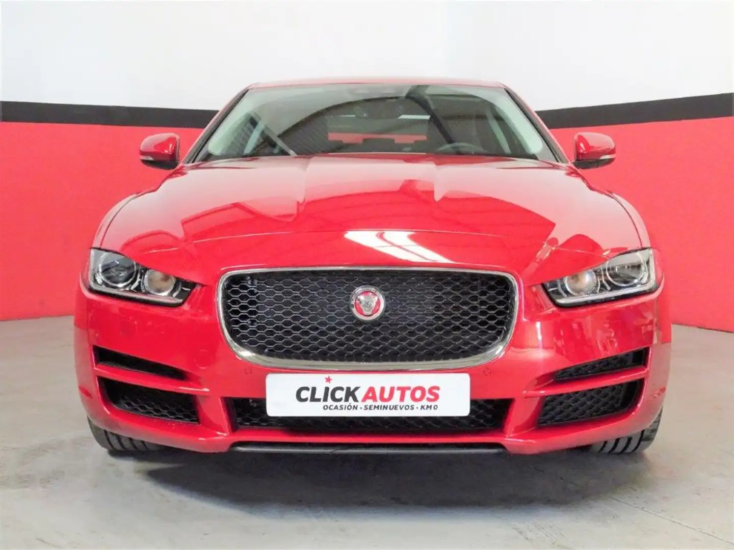 Jaguar XE 2.0 I4 Pure Aut. 200 Rojo - 2