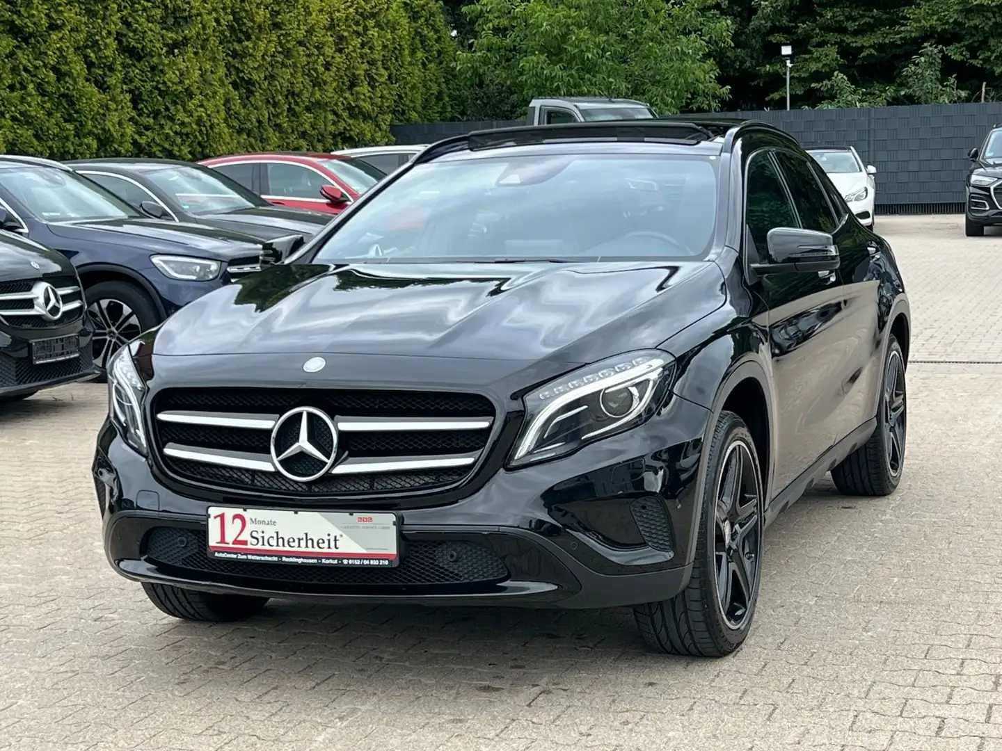 Mercedes-Benz GLA 250 GLA250 7G-DCT URBAN Score-AMG ALU-PANODACH-R.CAM Černá - 2