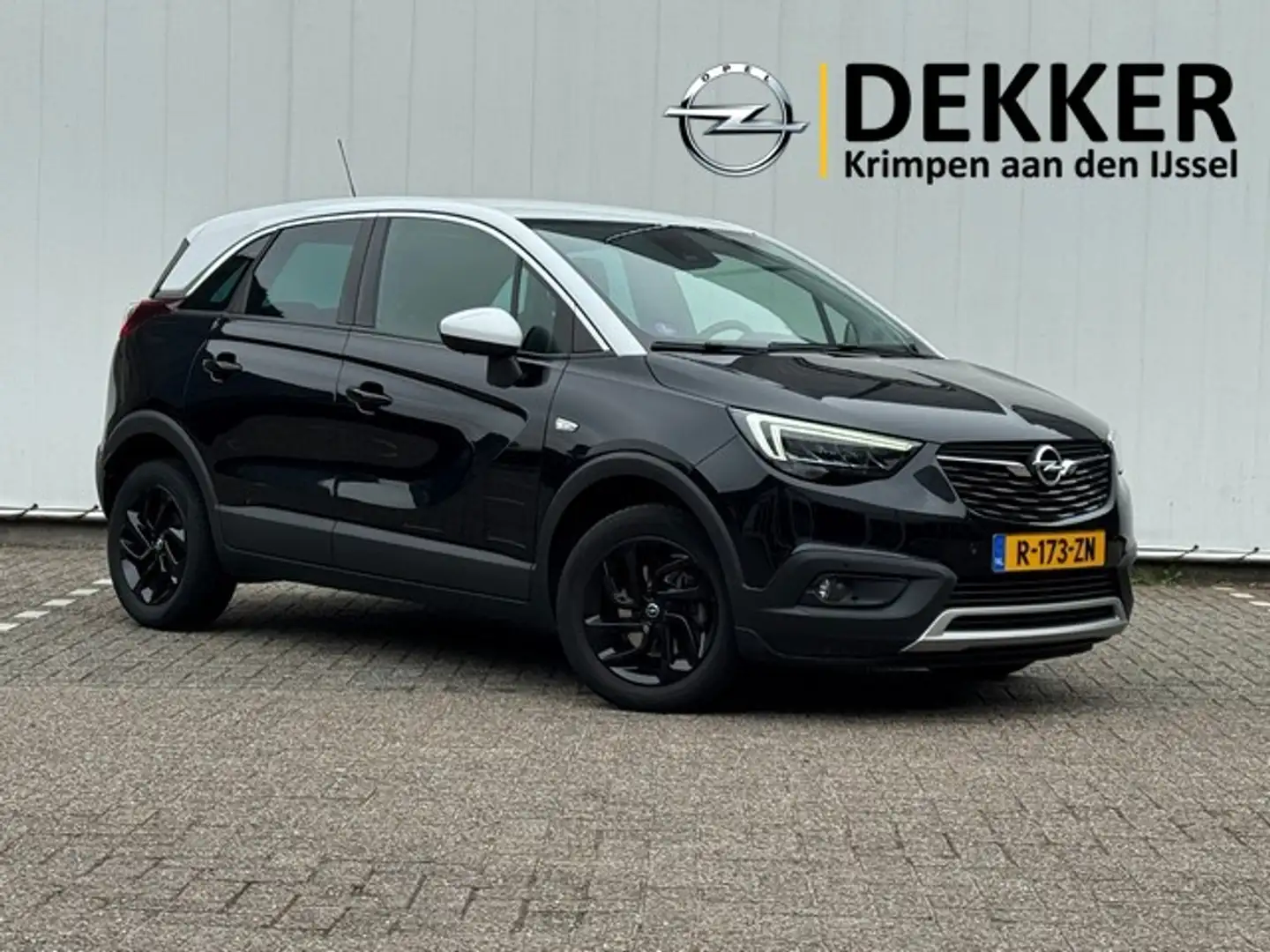 Opel Crossland X 1.2 Turbo Innovation met Navigatie, Climate Contro Negro - 1