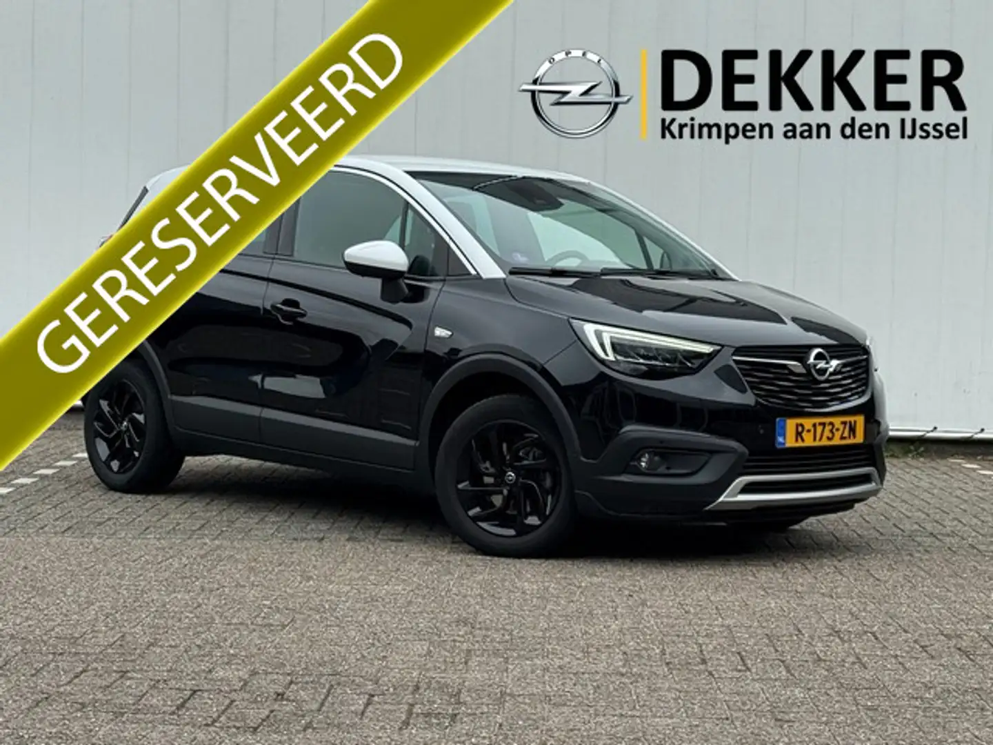 Opel Crossland X 1.2 Turbo Innovation met Navigatie, Climate Contro Zwart - 1