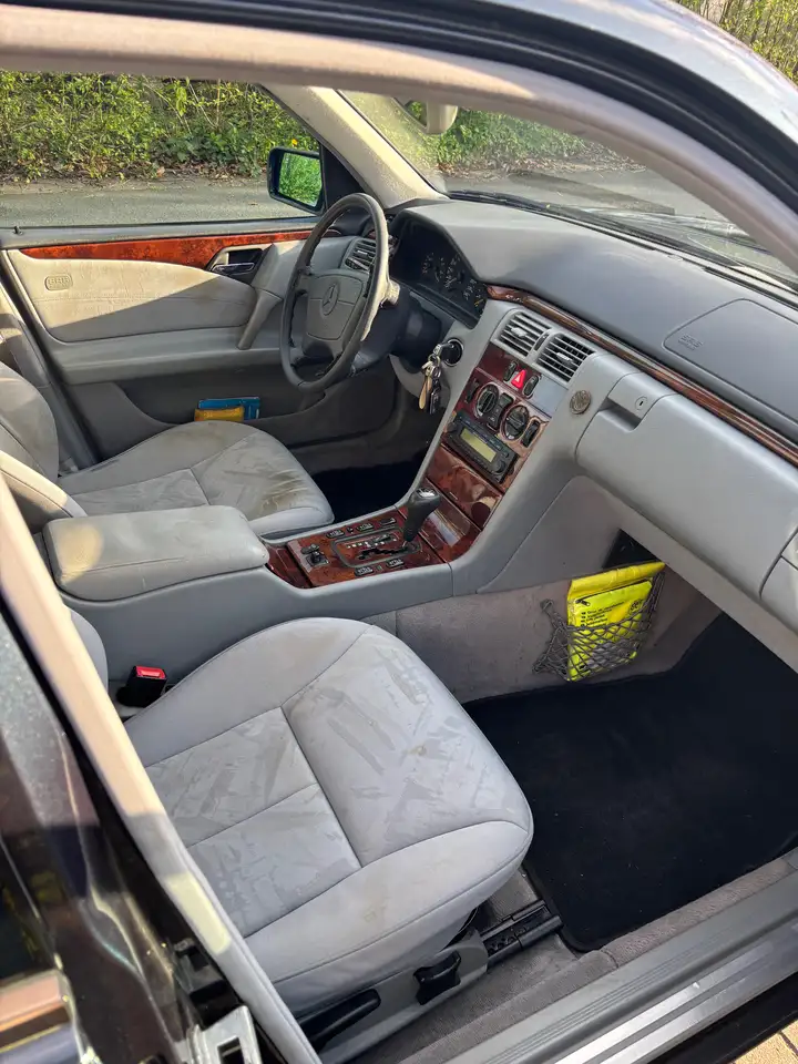 Mercedes-Benz E 200Elegance, foto 7