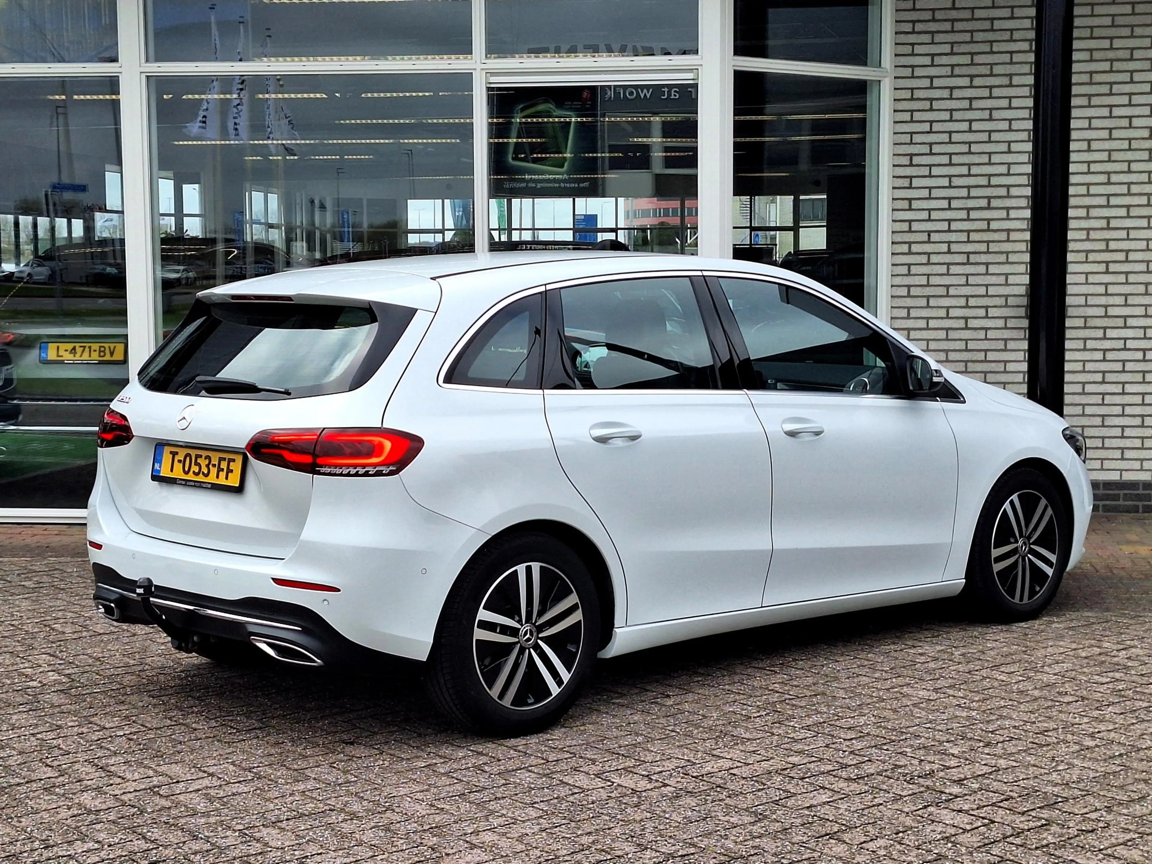 Mercedes-Benz B 200 Luxury Line | Trekhaak | Achteruitrijcamera | Stoe — photo 3