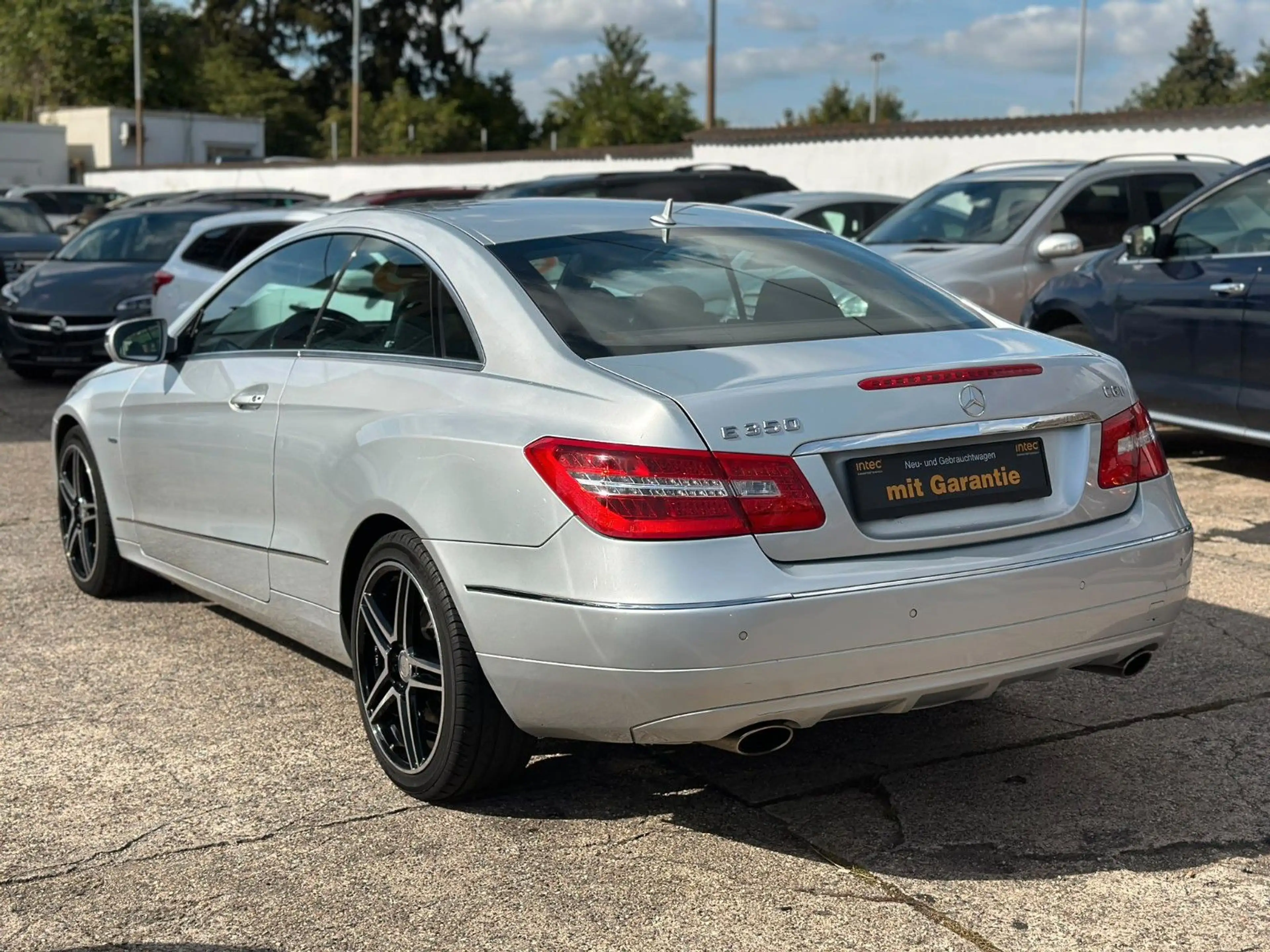 Mercedes-Benz E 350 E*350*Coupe*CGI*BlueEfficiency*CARPLAY*PDC*AUT* — photo 2