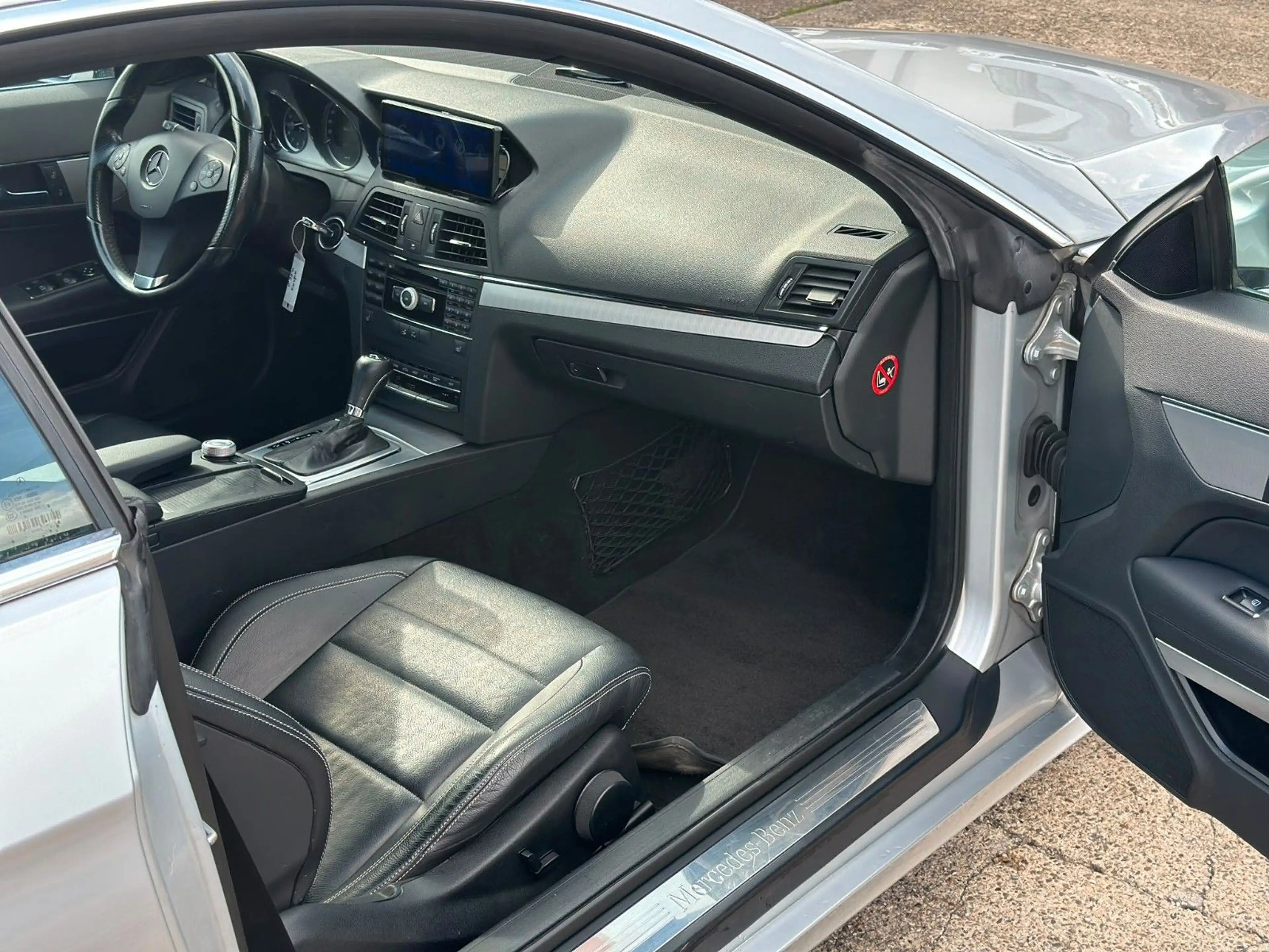 Mercedes-Benz E 350 E*350*Coupe*CGI*BlueEfficiency*CARPLAY*PDC*AUT* — photo 12