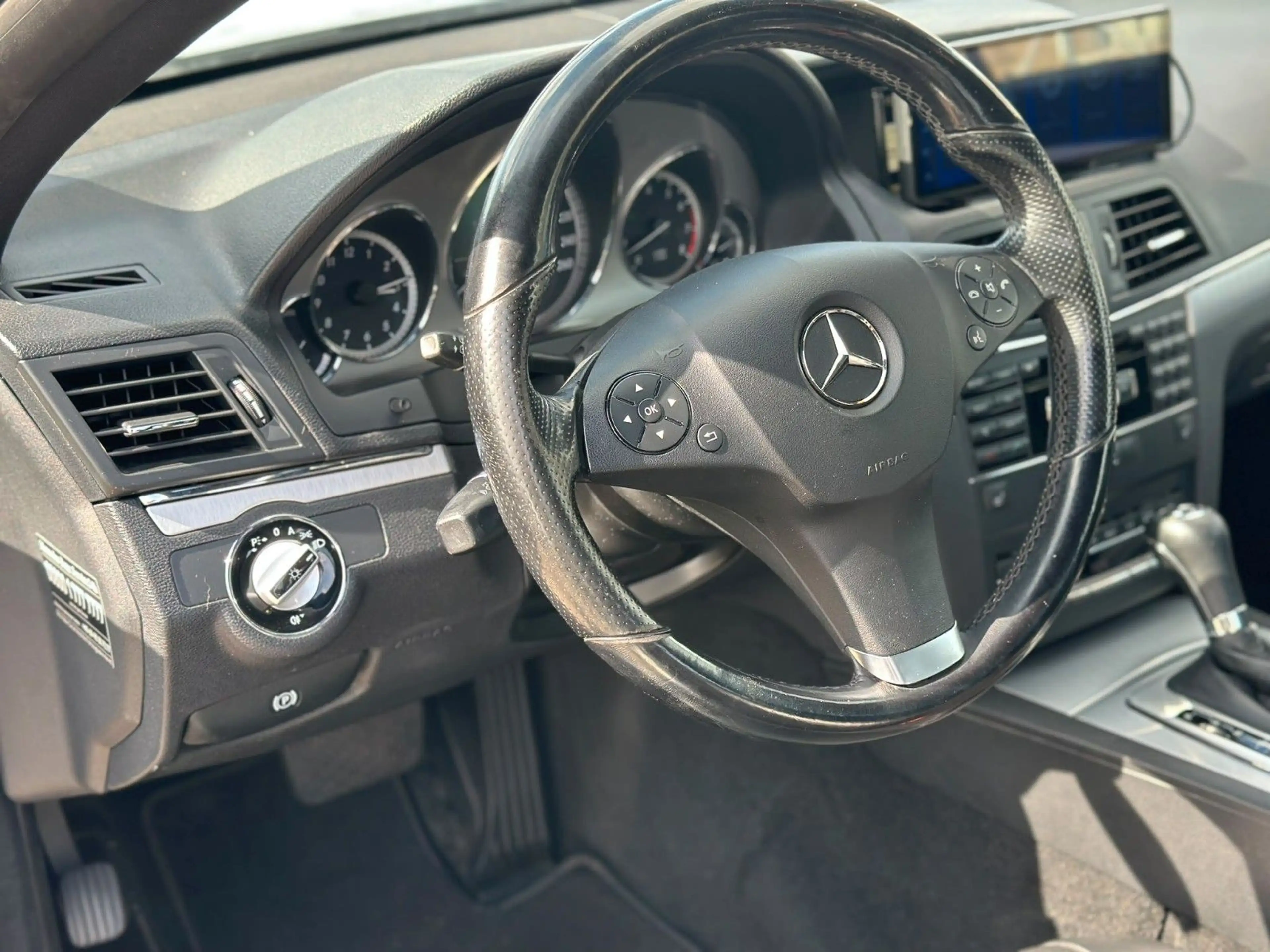Mercedes-Benz E 350 E*350*Coupe*CGI*BlueEfficiency*CARPLAY*PDC*AUT* — photo 8