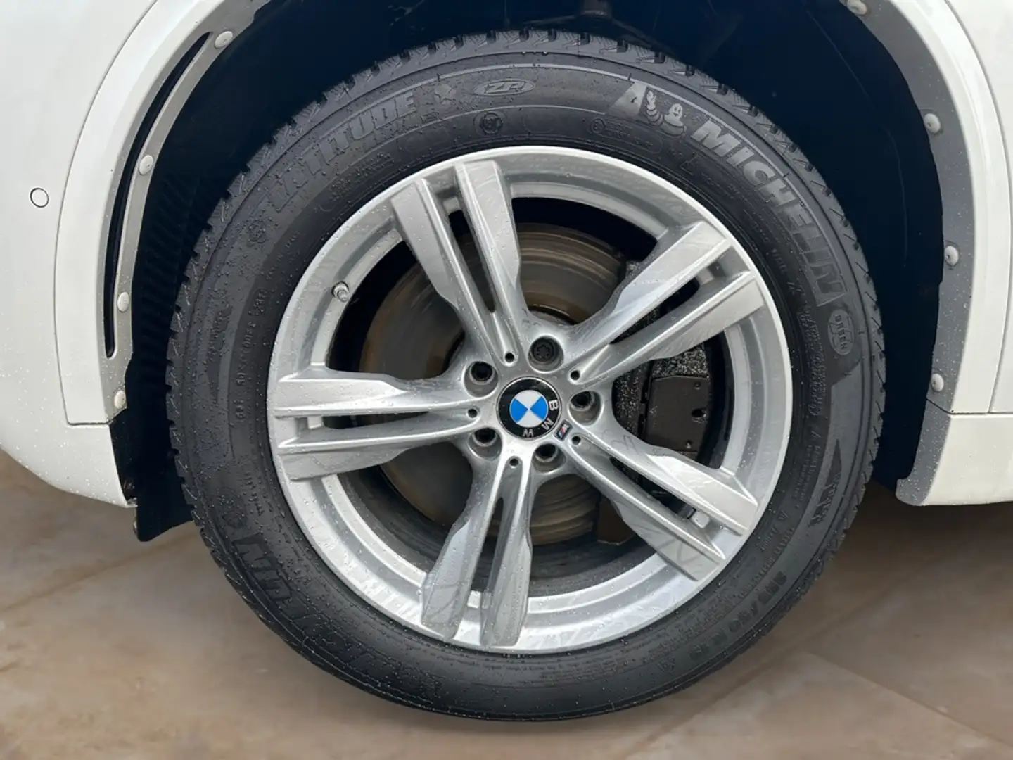 BMW X5 M50d Sport-Aut. Wit - 2