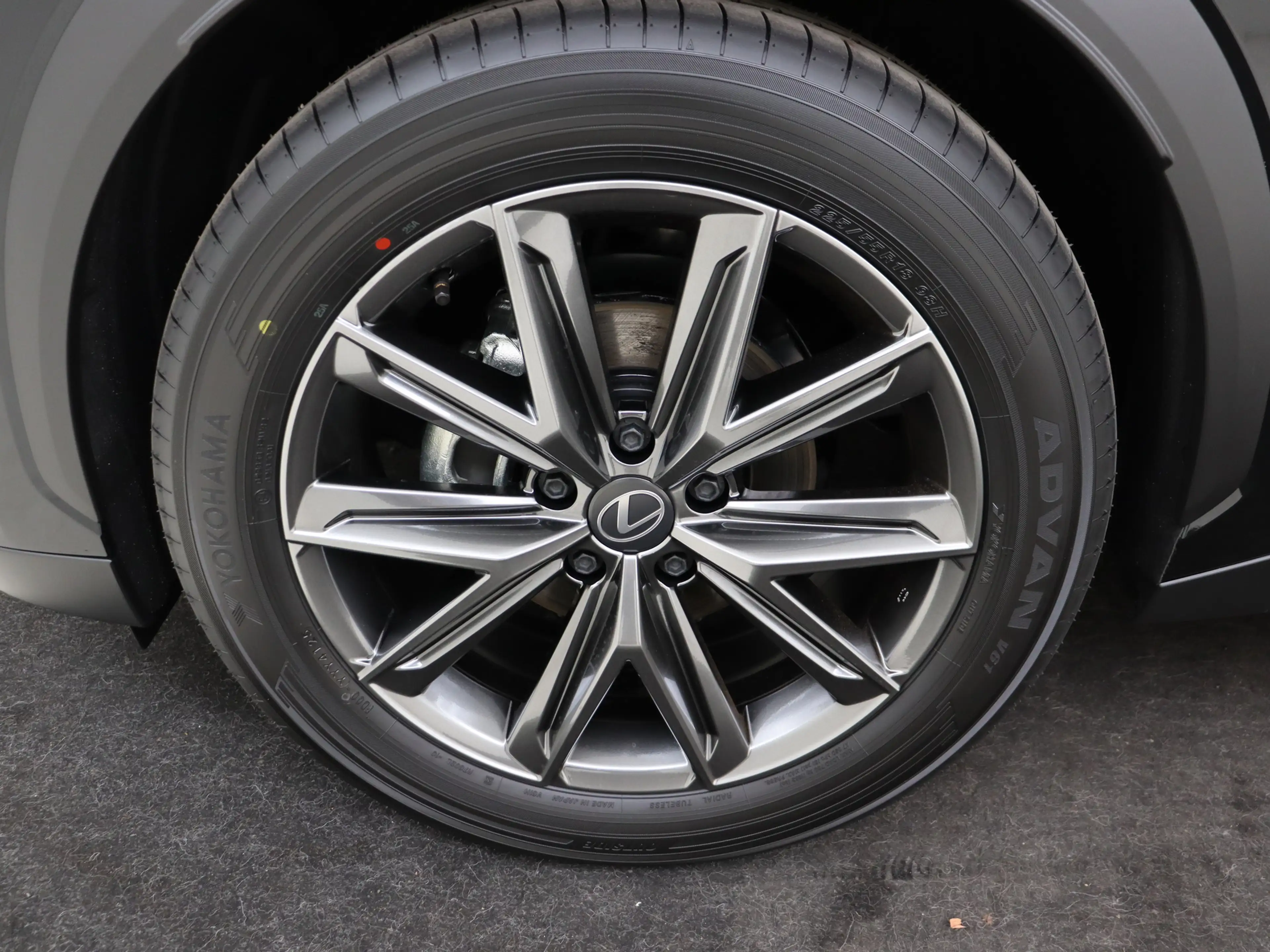 Lexus LBX Elegant 2WD Advanced Pack | 360 Camera | HUD — photo 5