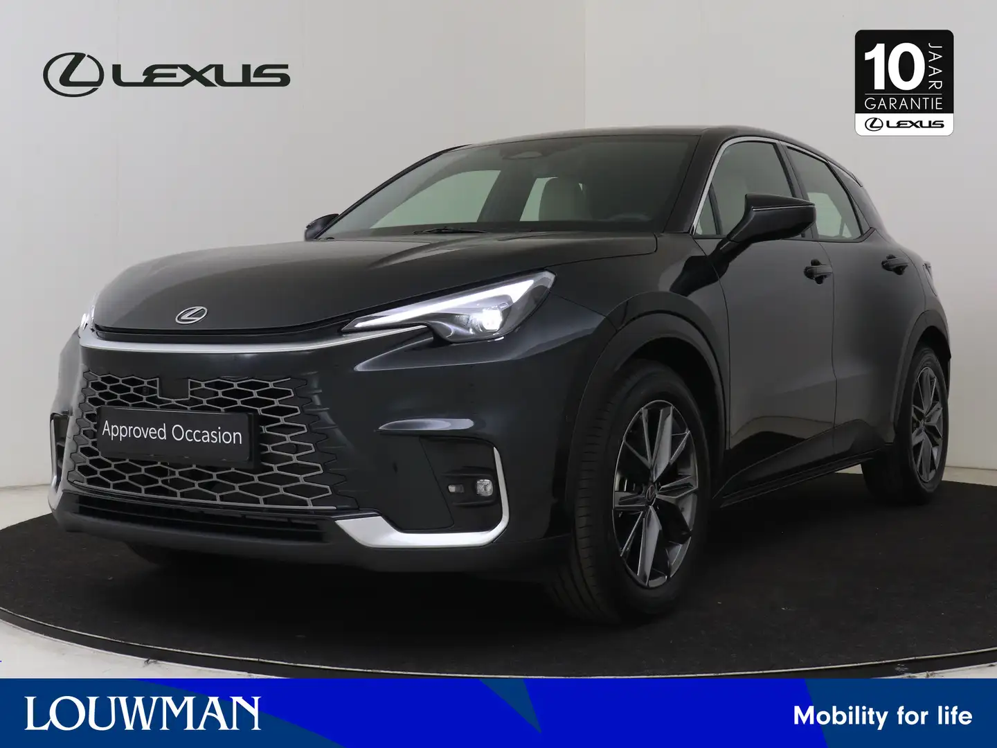 lexus lbx