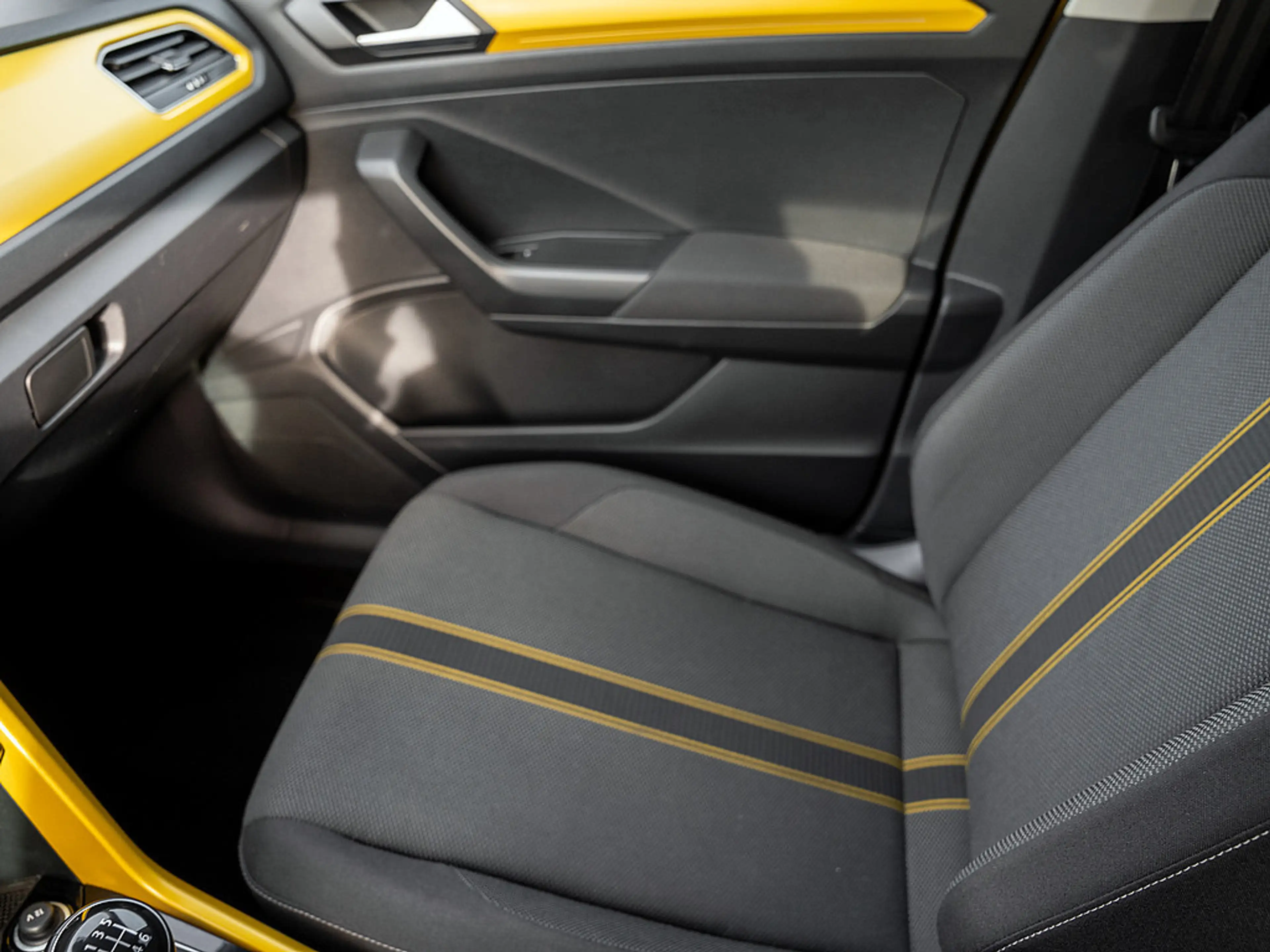Volkswagen T-Roc 1.0 TSI Style KLIMA SHZ PDC — photo 11