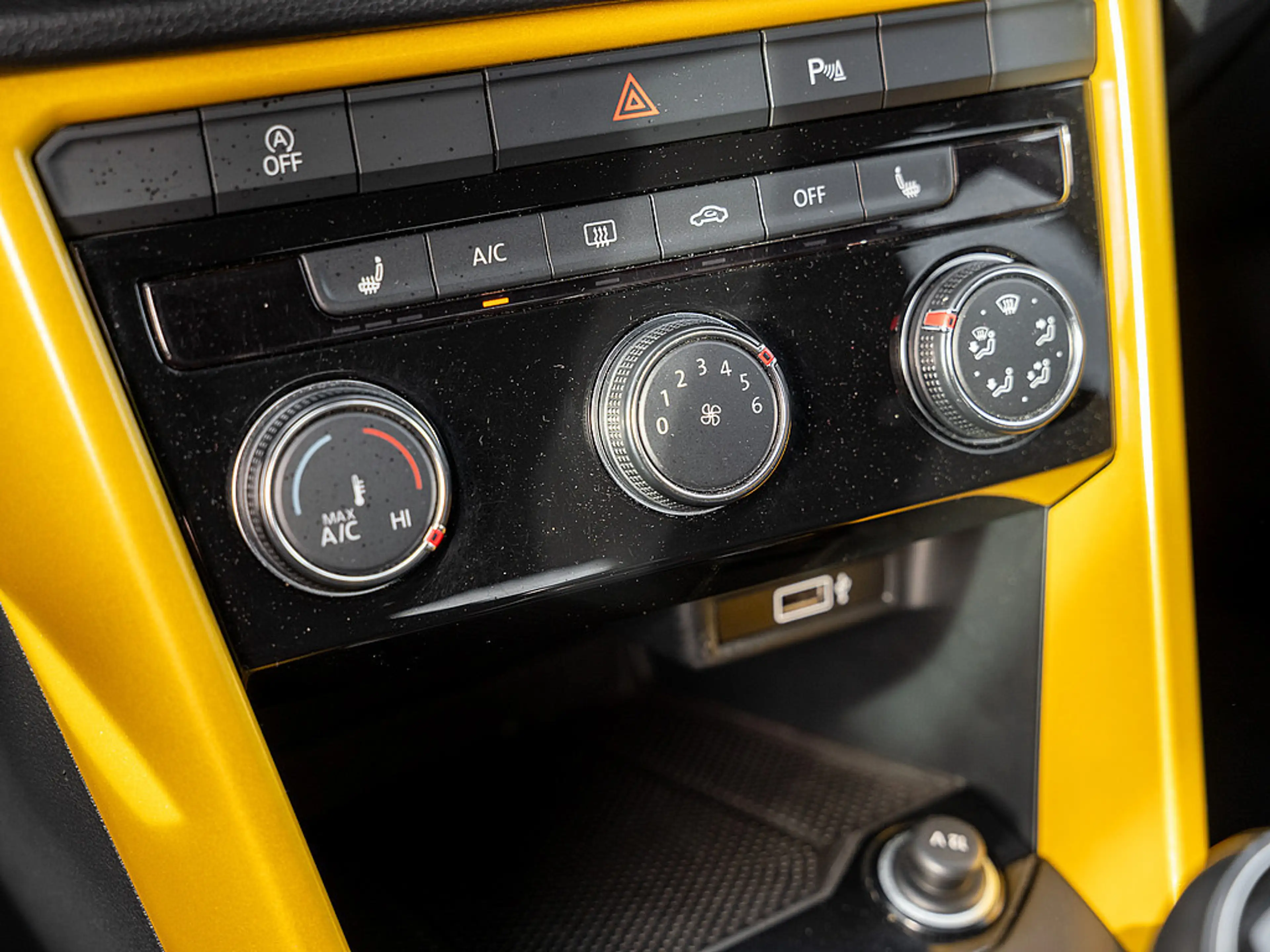 Volkswagen T-Roc 1.0 TSI Style KLIMA SHZ PDC — photo 9
