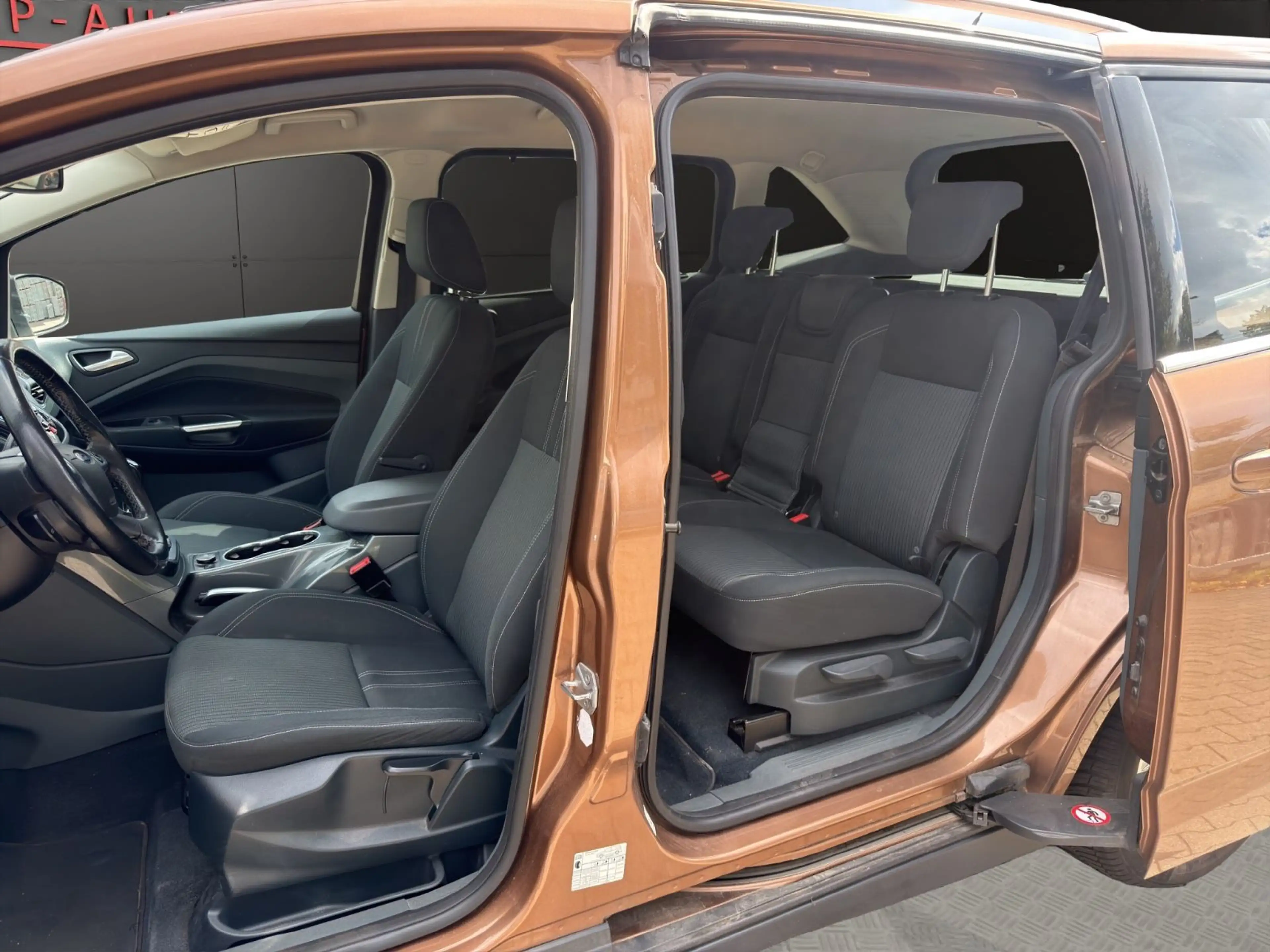 Ford Grand C-Max Titanium*KAMERA*SHZ*PDC*TEMPO*KLIMA — photo 12