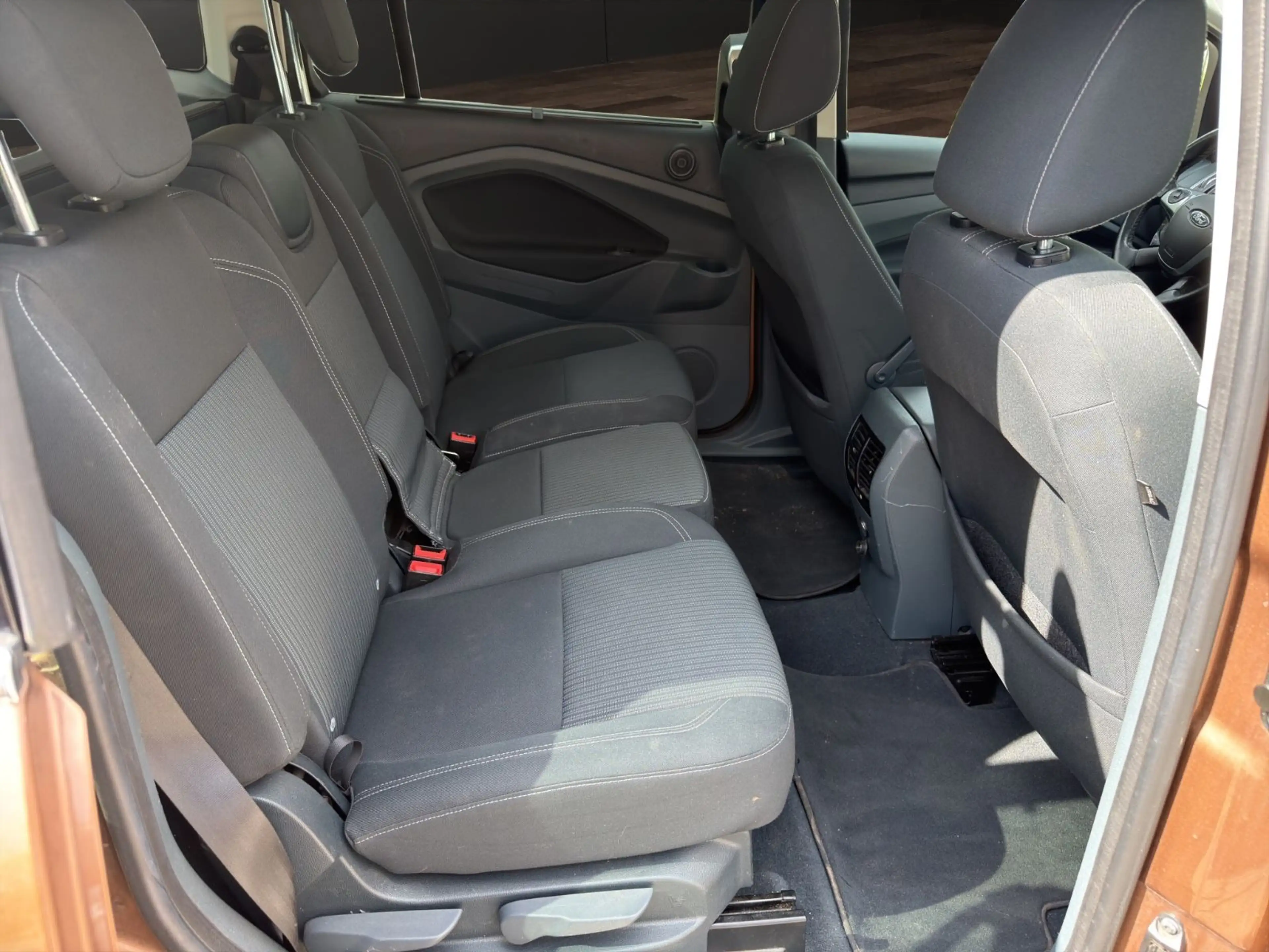 Ford Grand C-Max Titanium*KAMERA*SHZ*PDC*TEMPO*KLIMA — photo 10