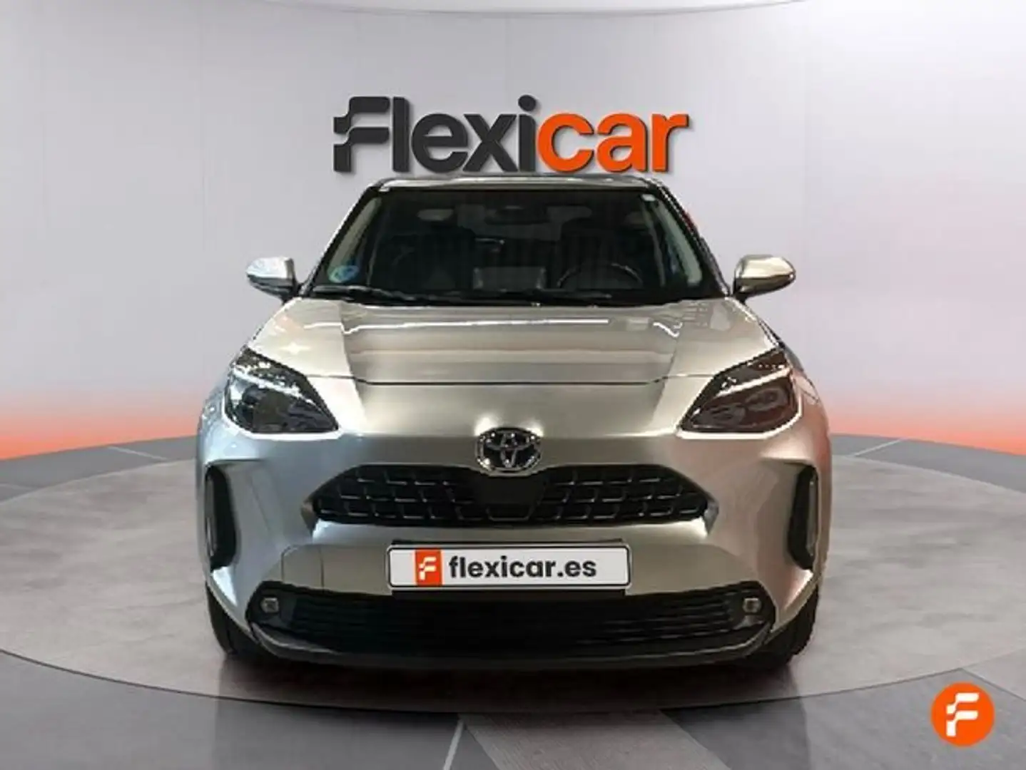 Toyota Yaris Cross 120H Active Plus Gris - 2