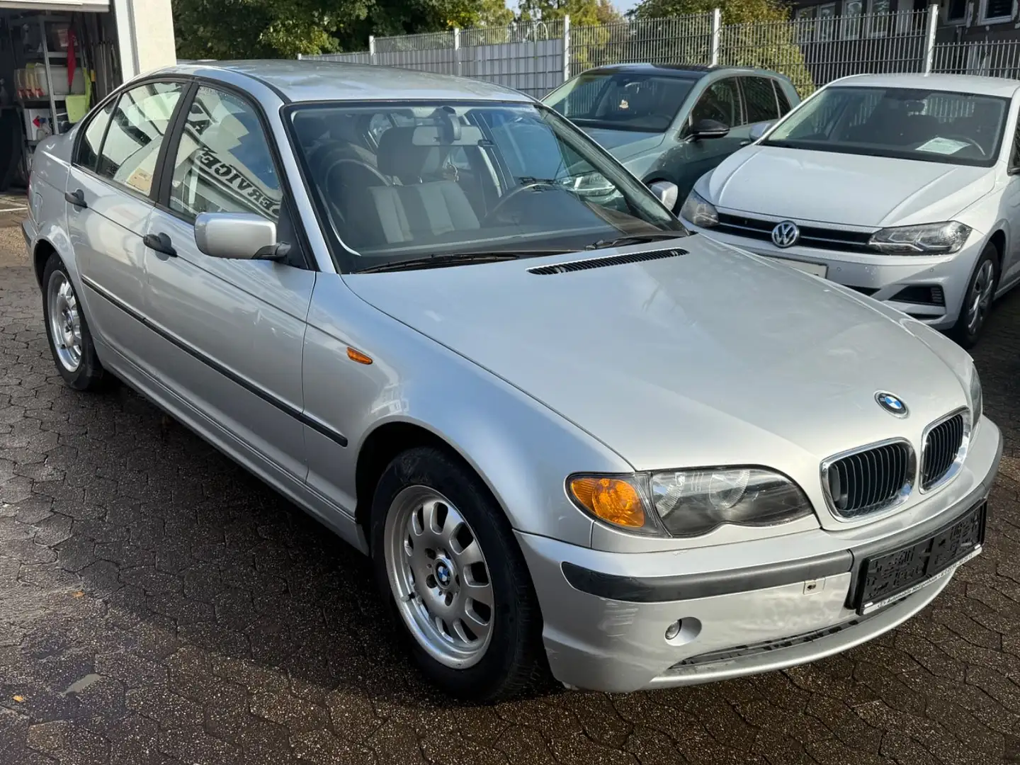 BMW 318 Baureihe 3 Lim. 318i*Klima*8-Fach Silber - 2