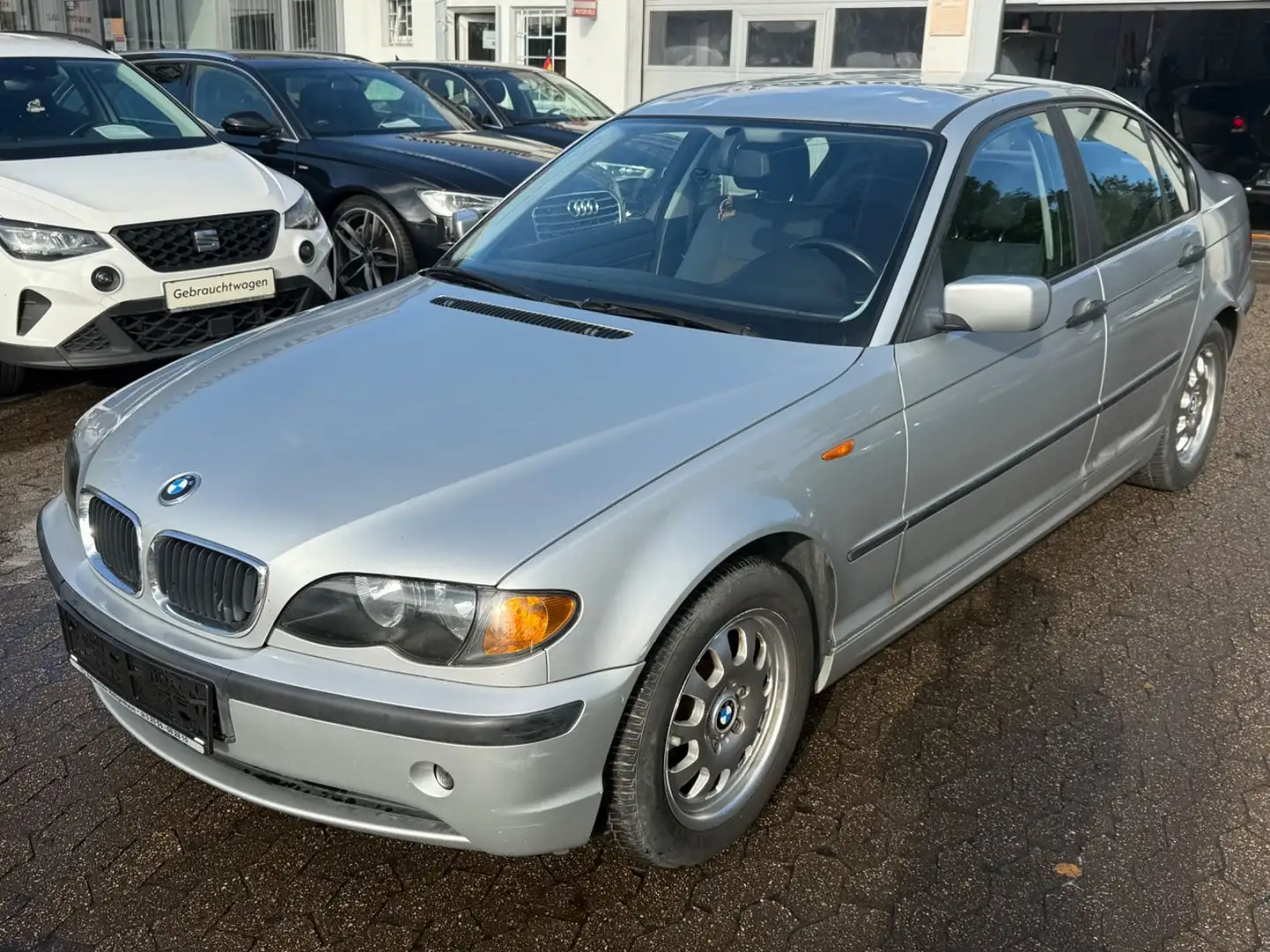 BMW 318 Baureihe 3 Lim. 318i*Klima*8-Fach Silber - 1