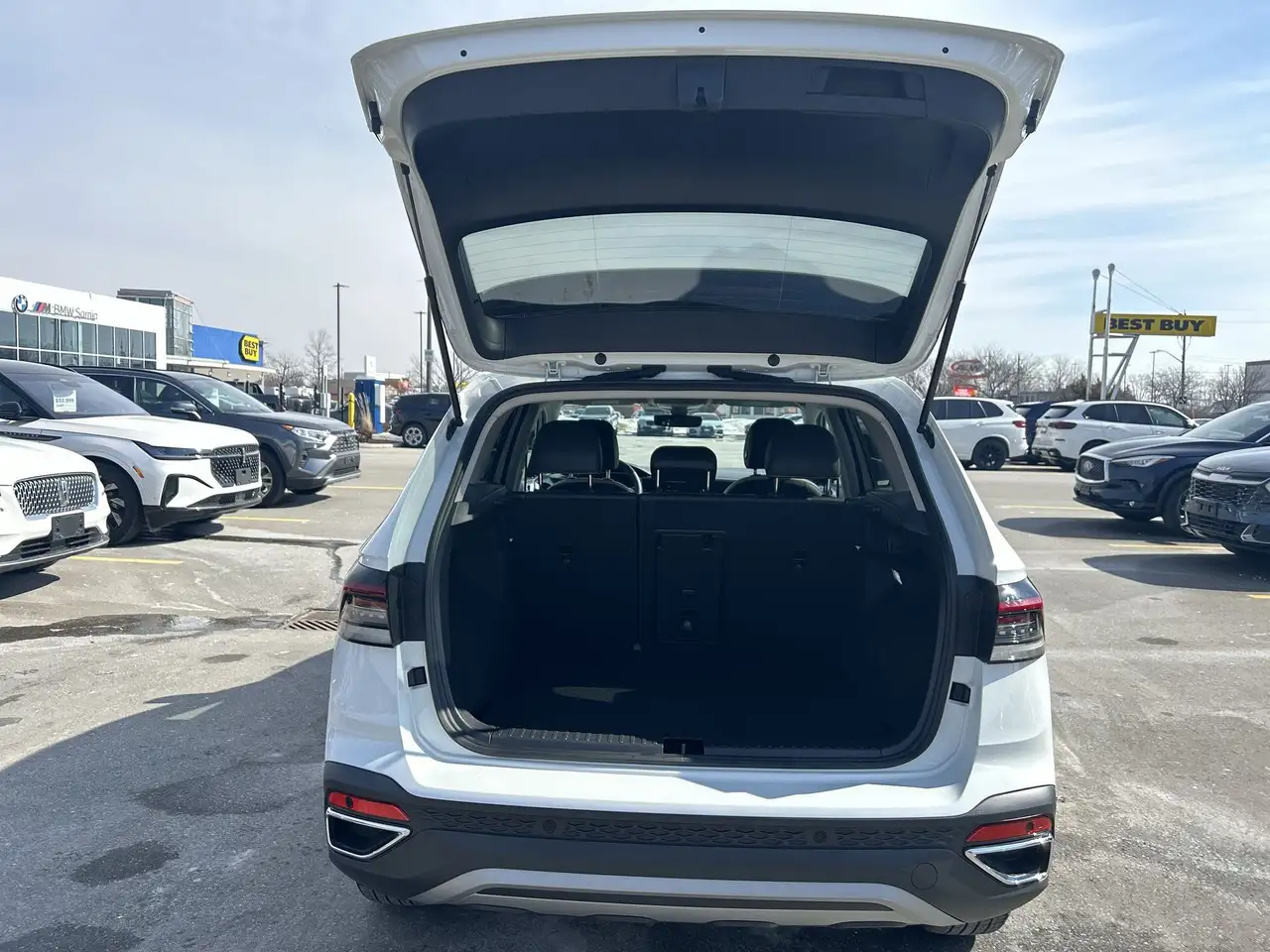 Volkswagen Taos снимка Volkswagen Taos