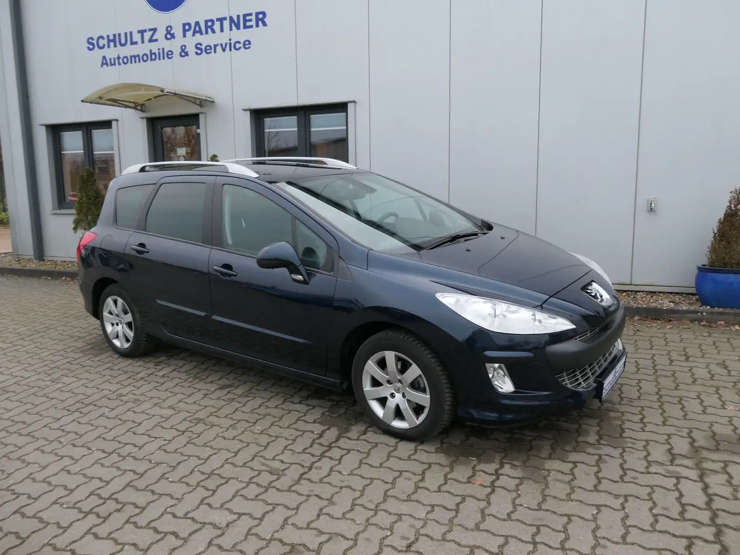 Peugeot 308 SW Premium // 2.Hd., Scheckh., Pano, Blauw - 2