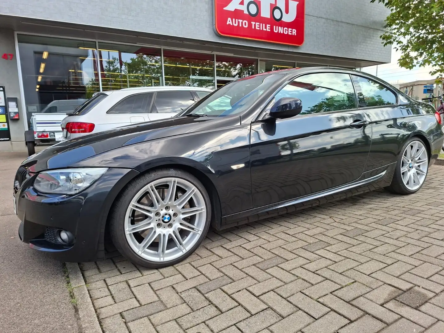 BMW 335 335d Coupe Aut. M Sport Edition Negru - 2