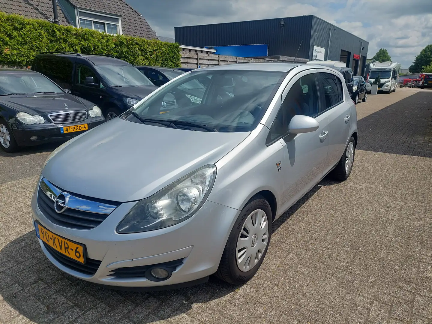 Opel Corsa 1.0-12V '111' Edition Grijs - 1