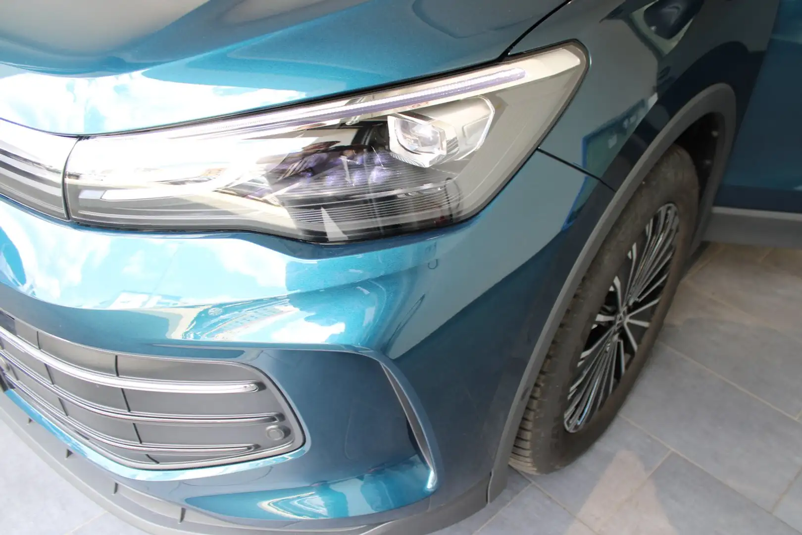 Volkswagen Tiguan Life eTSI DSG Blau - 2