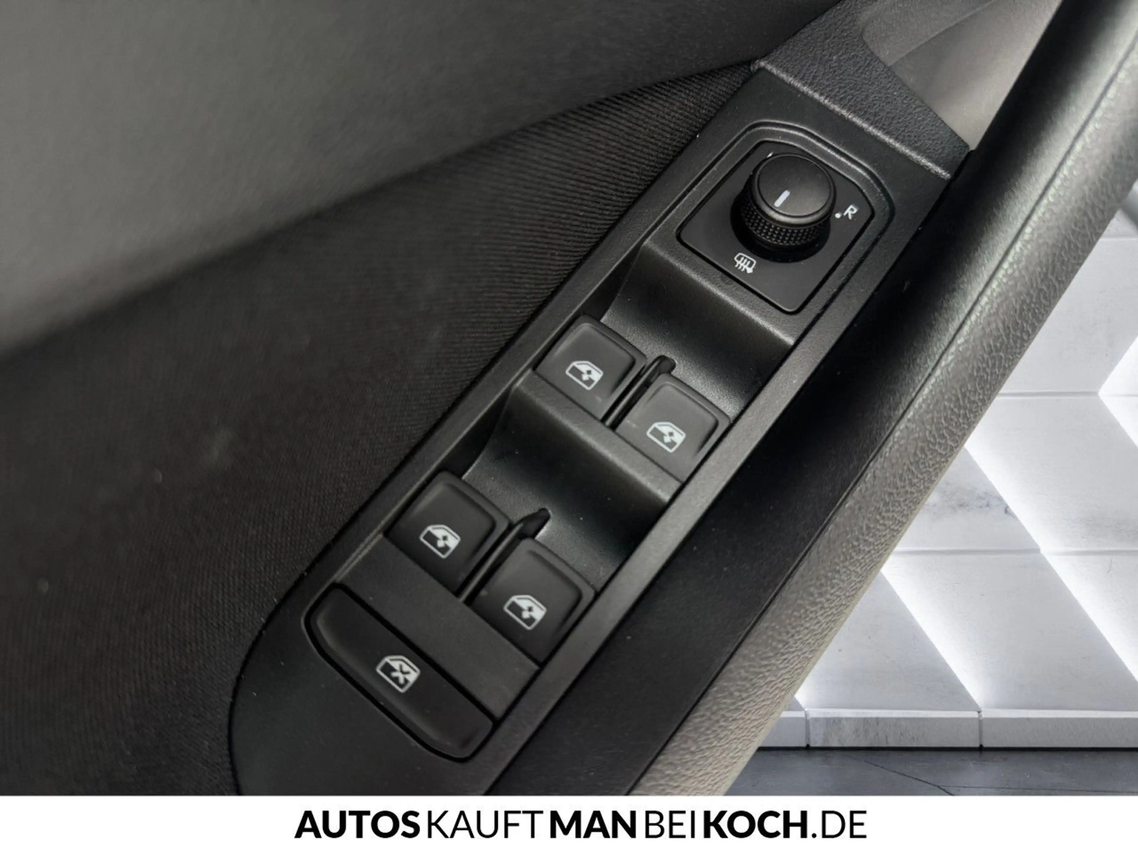 Skoda Kamiq 1.0 TSI DSG Selection Extra LED KAM AHK SHZ — photo 14